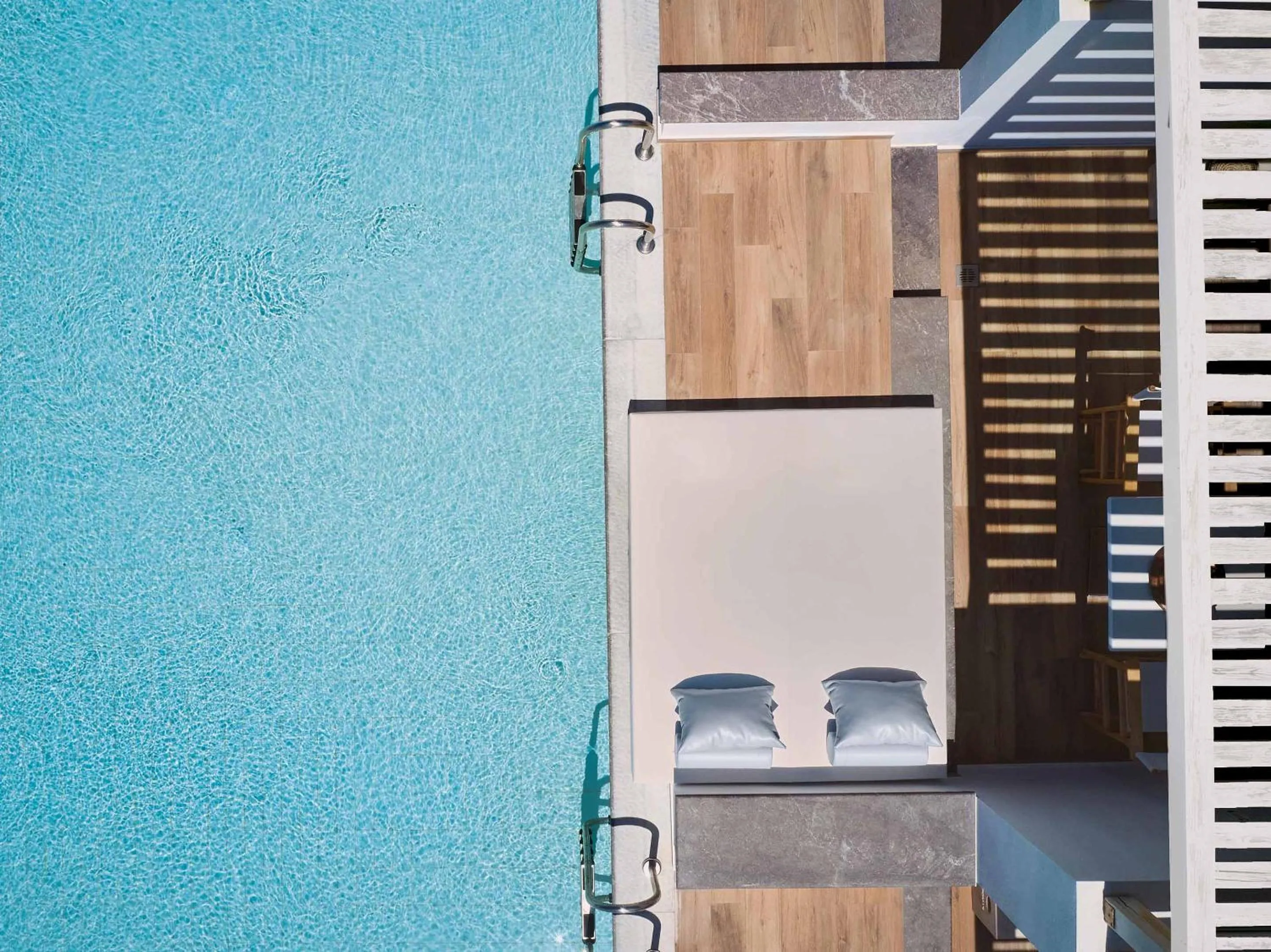 Balcony/Terrace in Grecotel LUXME White