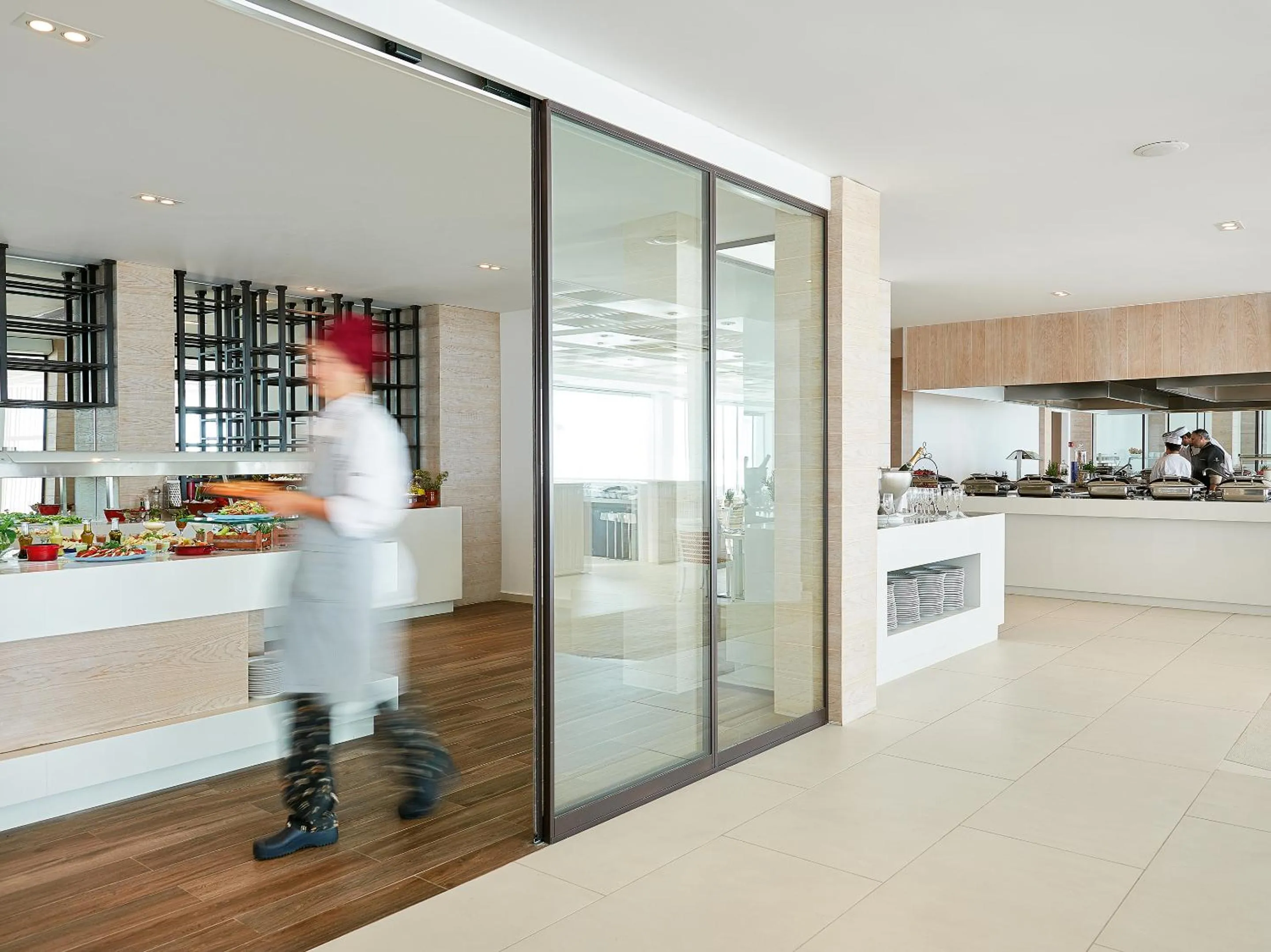 Restaurant/places to eat in Grecotel LUXME White