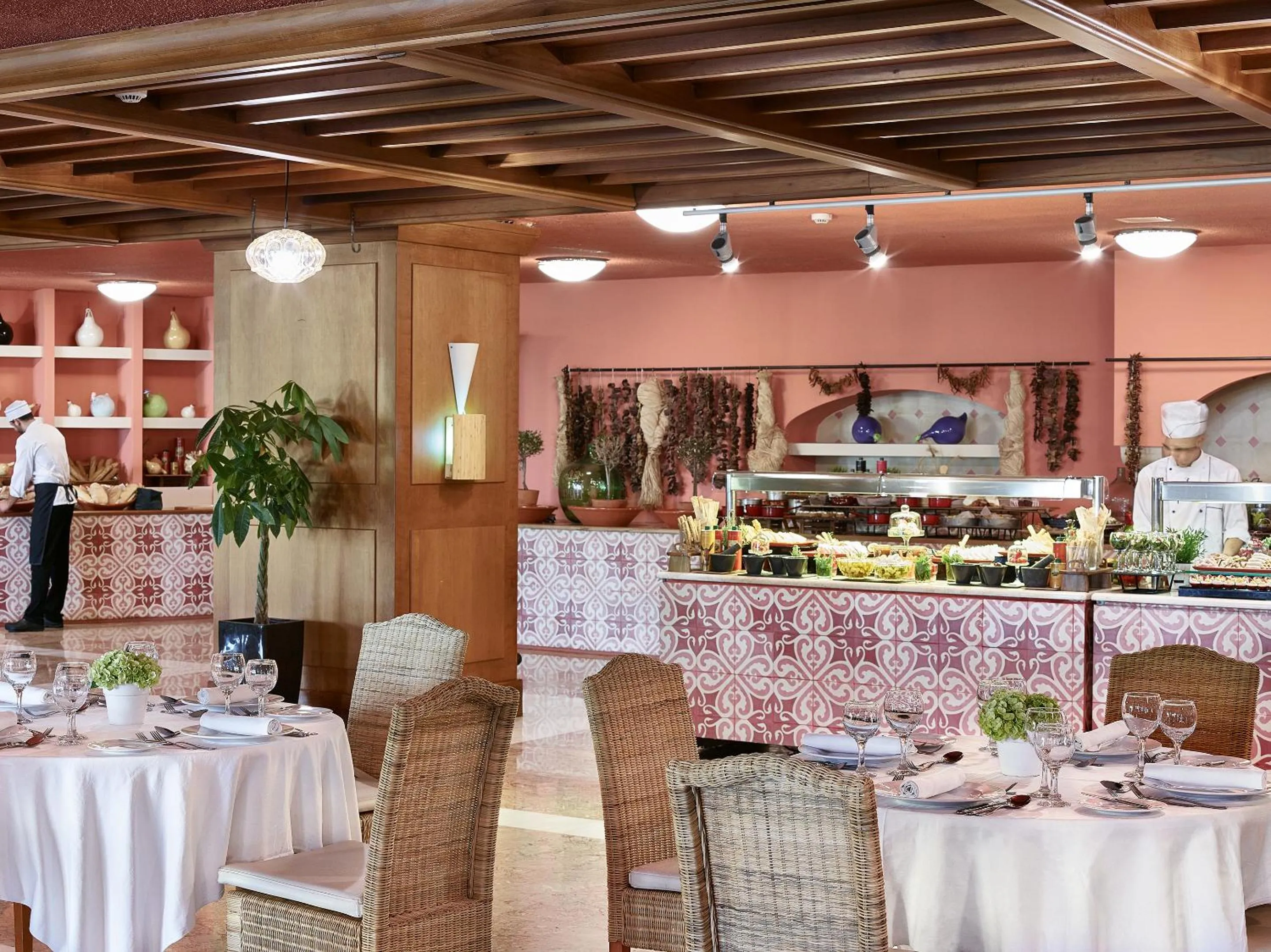 Restaurant/places to eat in Grecotel LUXME Daphnila Bay