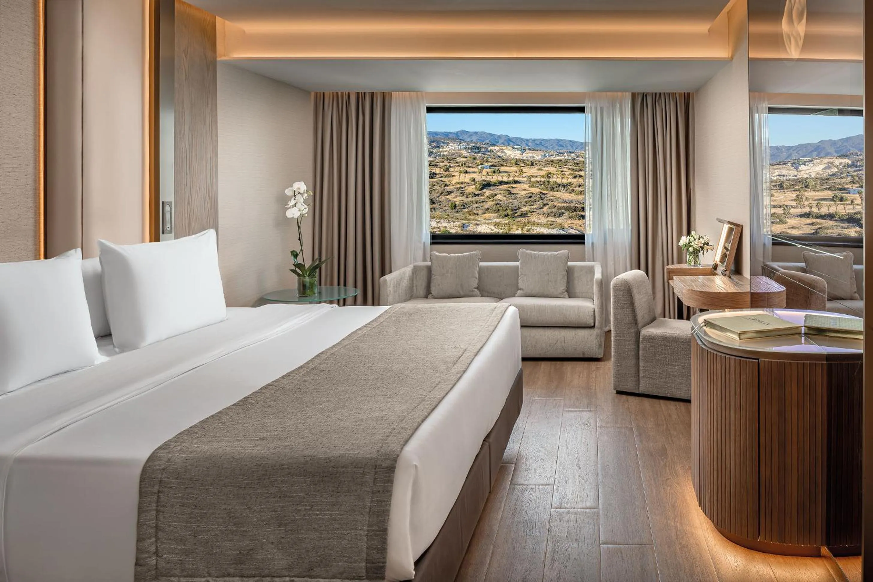 Bedroom, Bed in Amathus Beach Hotel Limassol