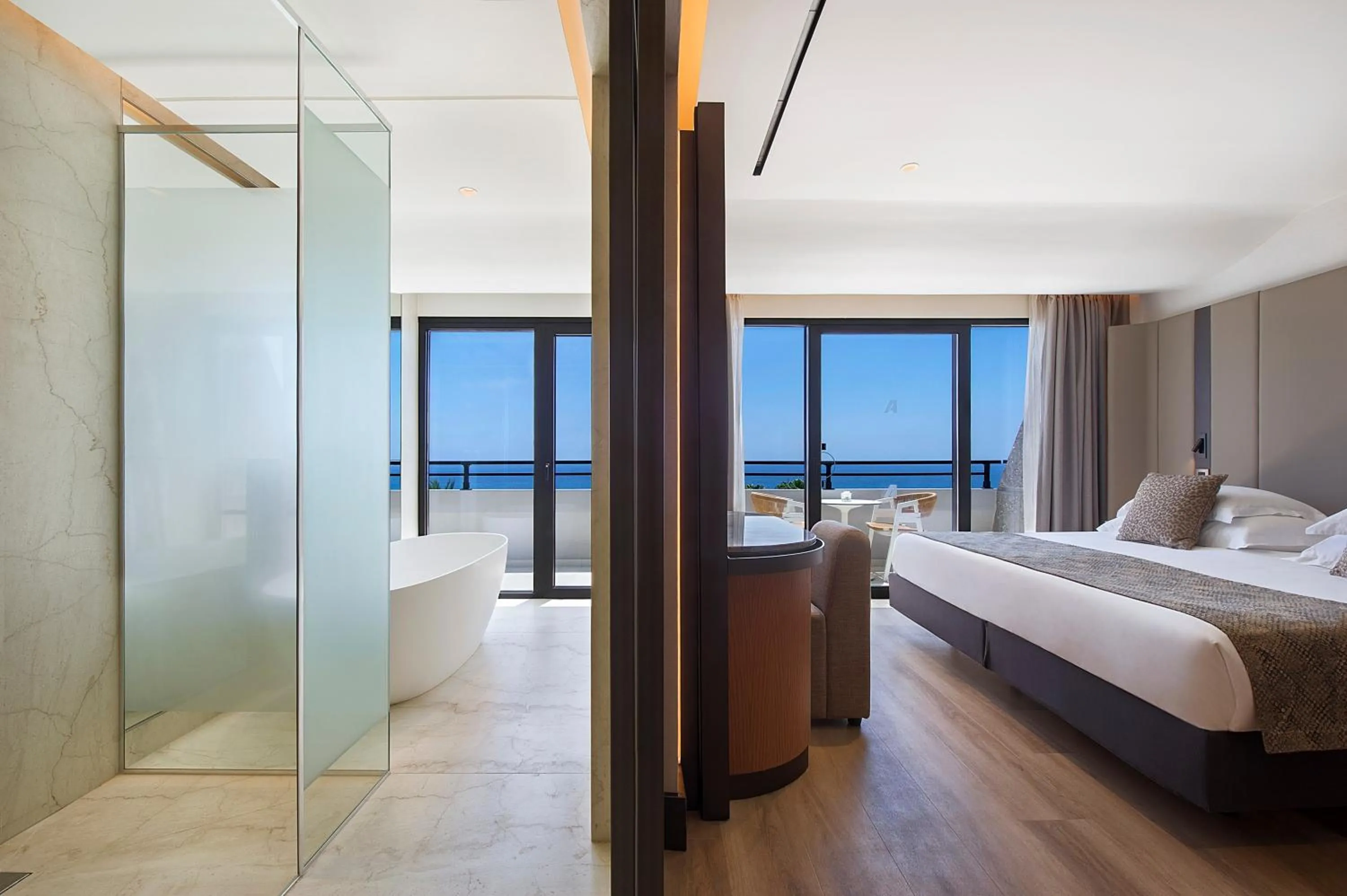 Bedroom, Bed in Amathus Beach Hotel Limassol