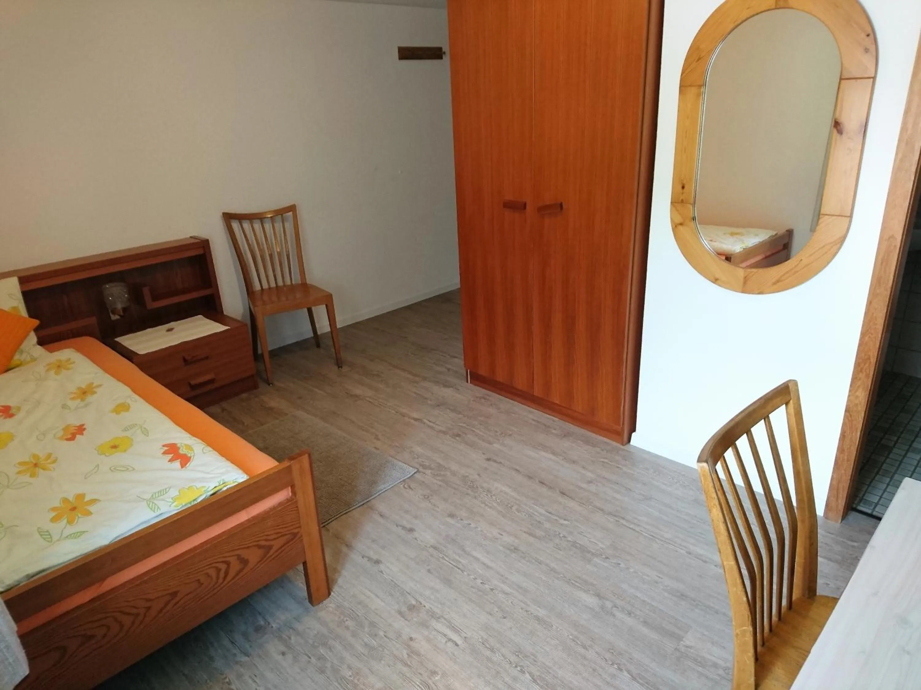 Photo of the whole room, Bed in Gasthaus zum Ochsen