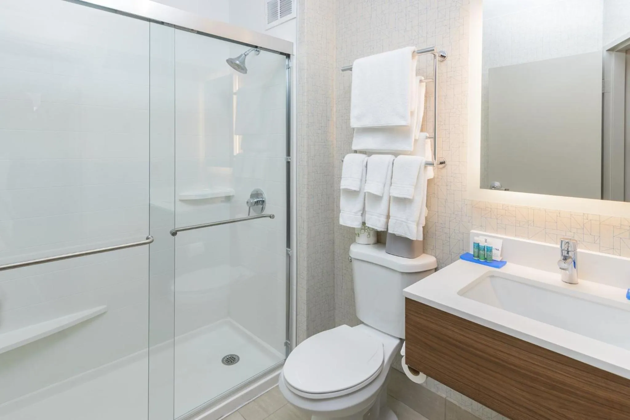 Photo of the whole room in Holiday Inn Express Southington by IHG