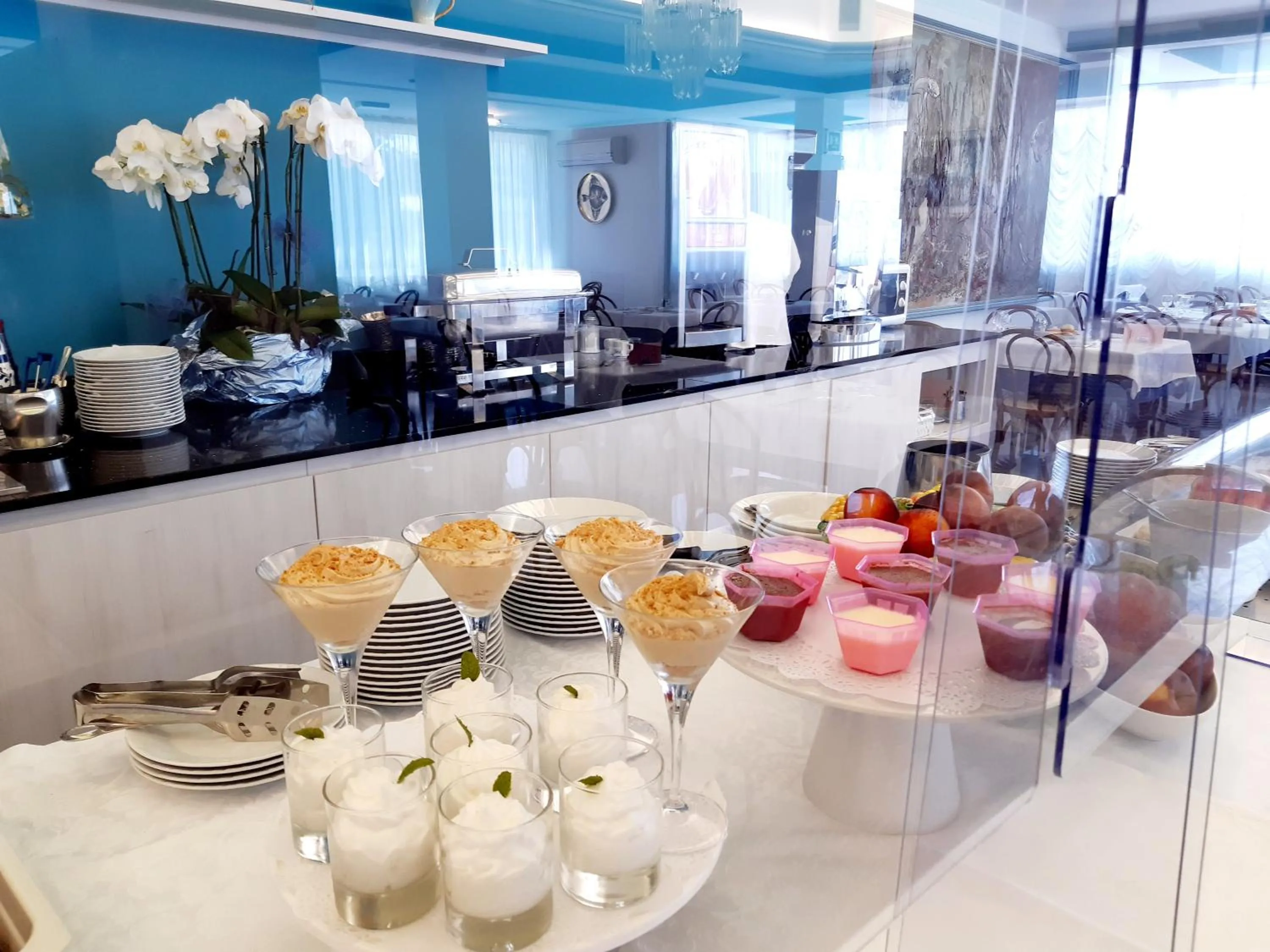 Restaurant/places to eat in Hotel Alexander