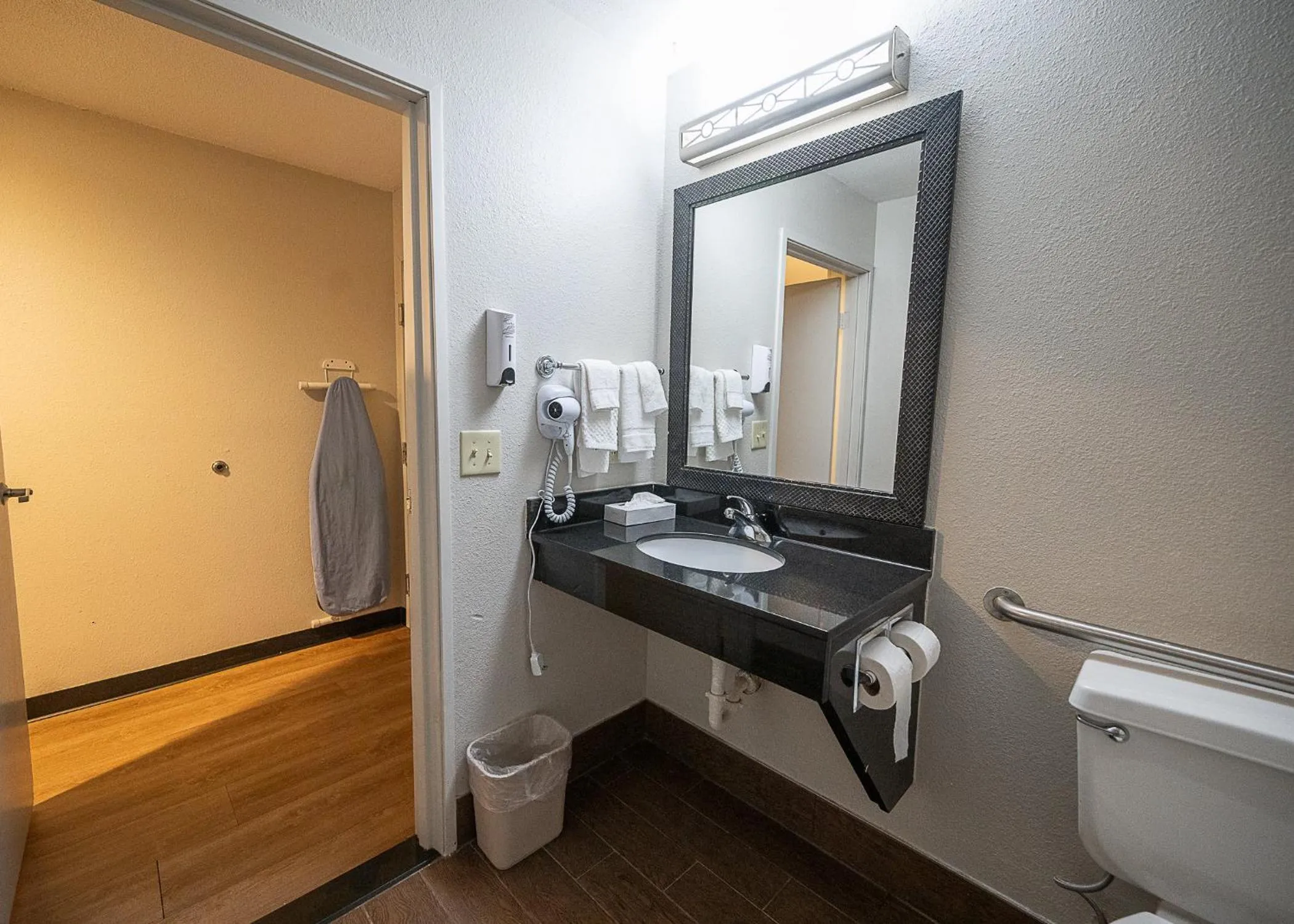 Bathroom in Red Roof Inn & Suites Danville, IL