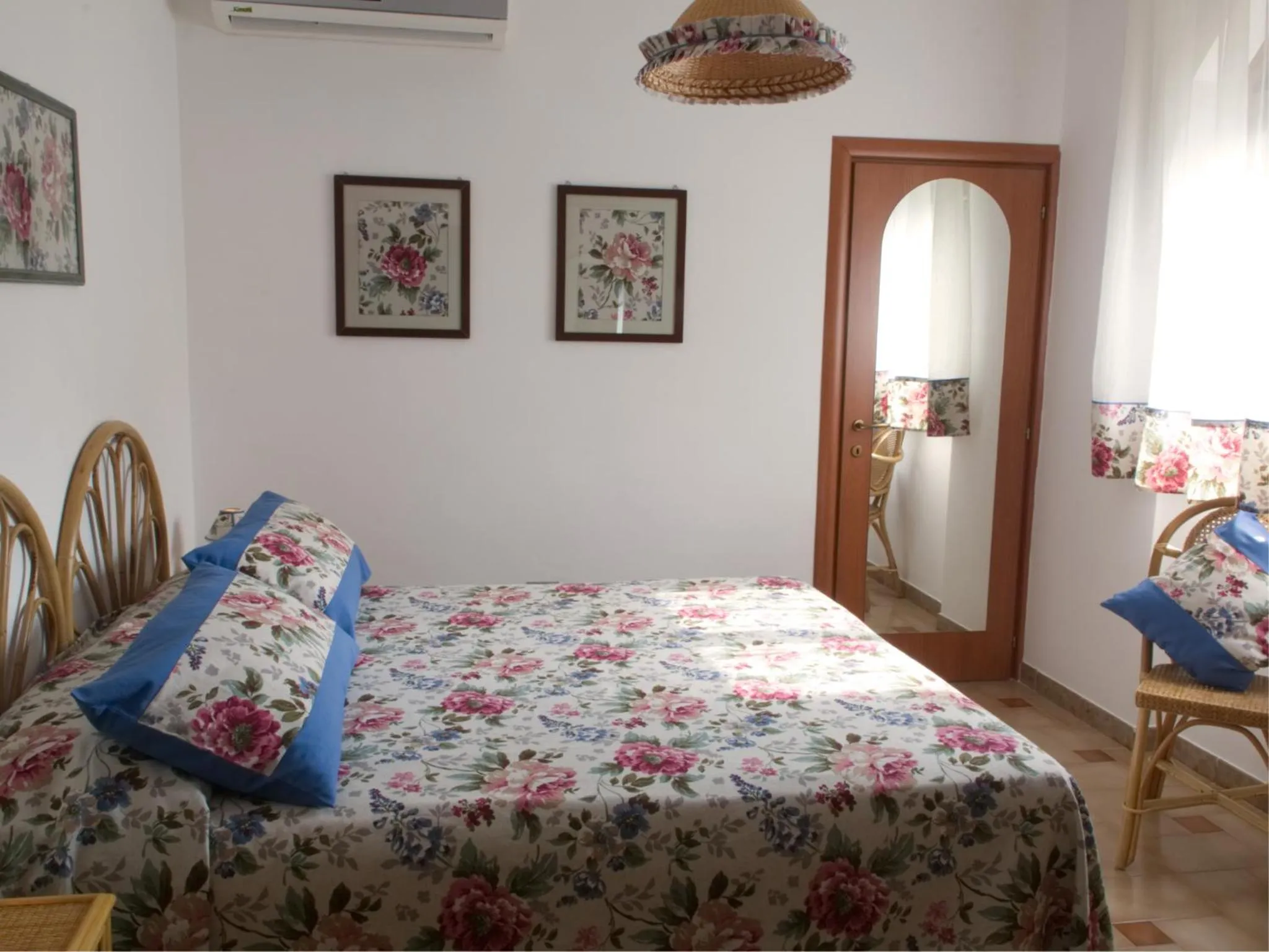 Photo of the whole room in Villa Elvira B&B