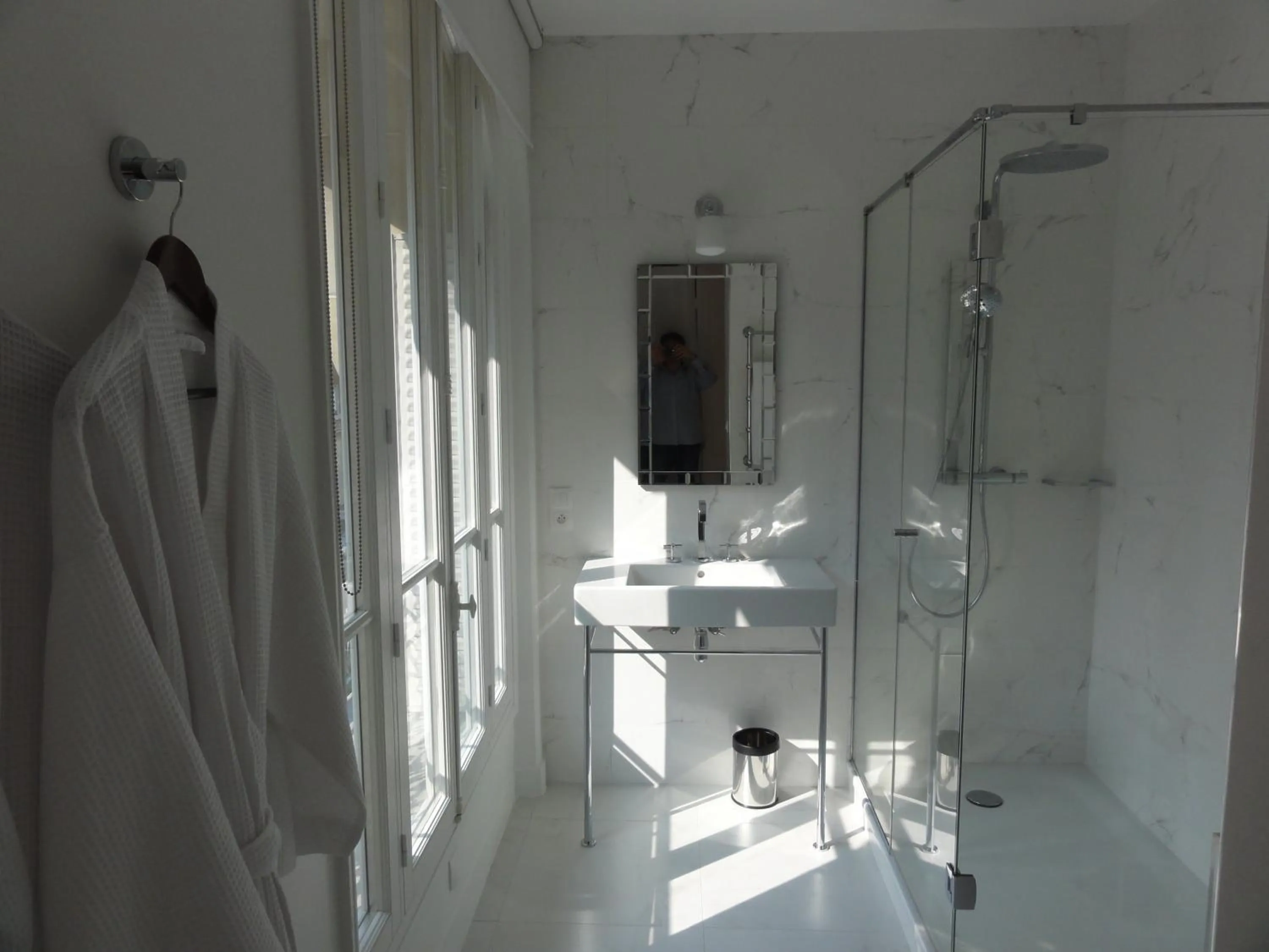 Bathroom in Relais12bis Bed & Breakfast By Eiffel Tower