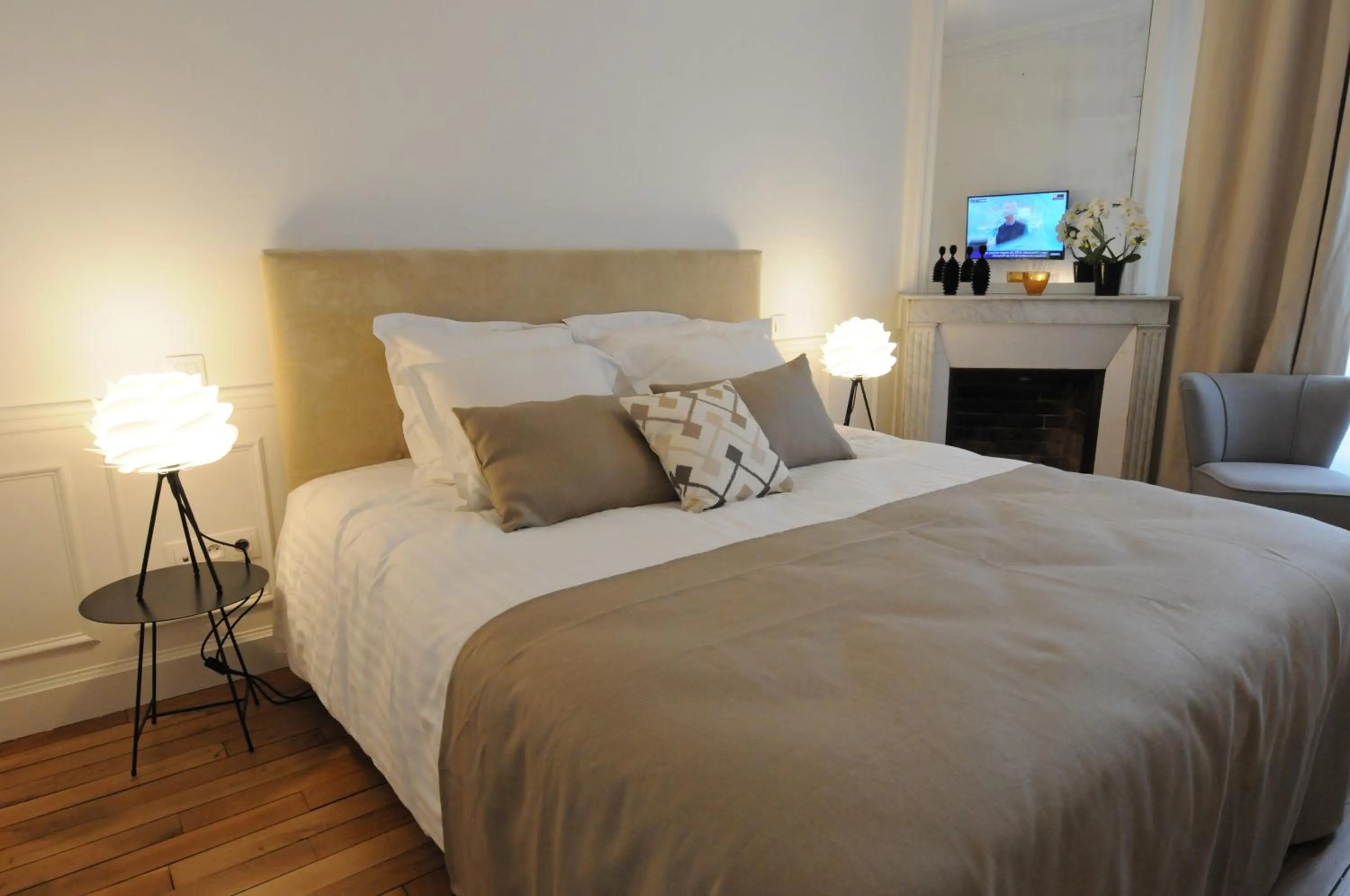 Bedroom, Bed in Relais12bis Bed & Breakfast By Eiffel Tower