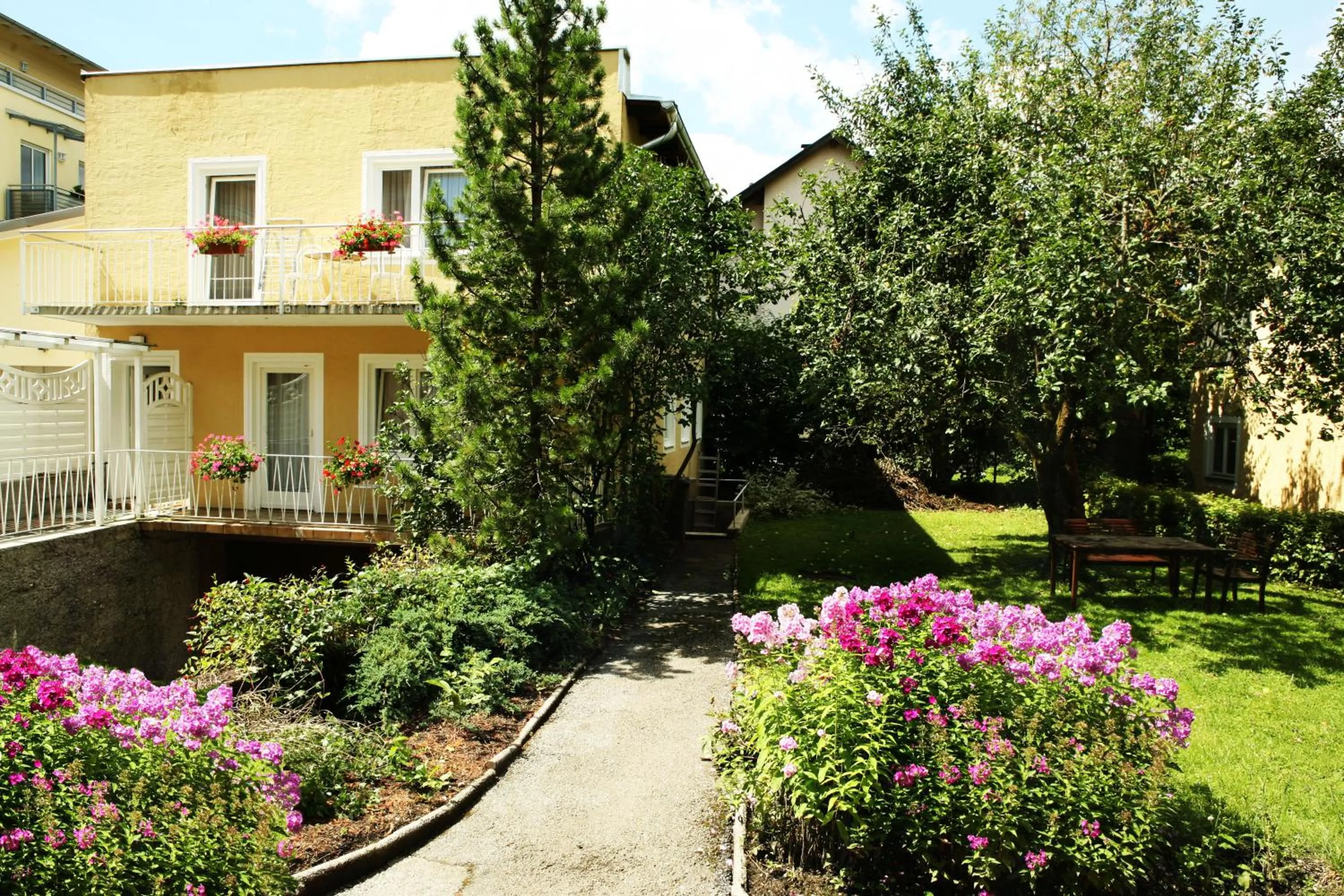 Property Building in Hotel Alpenrose