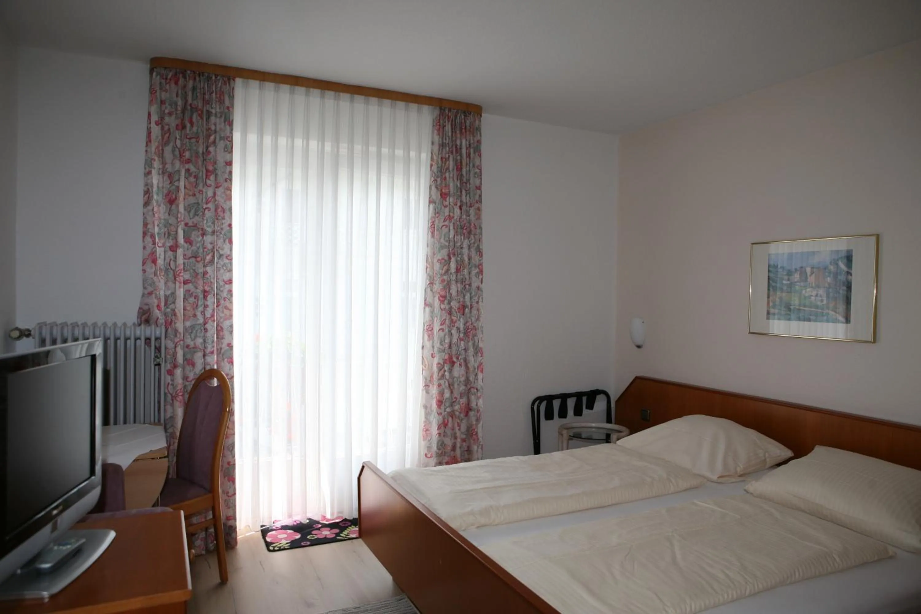 Photo of the whole room in Hotel Alpenrose