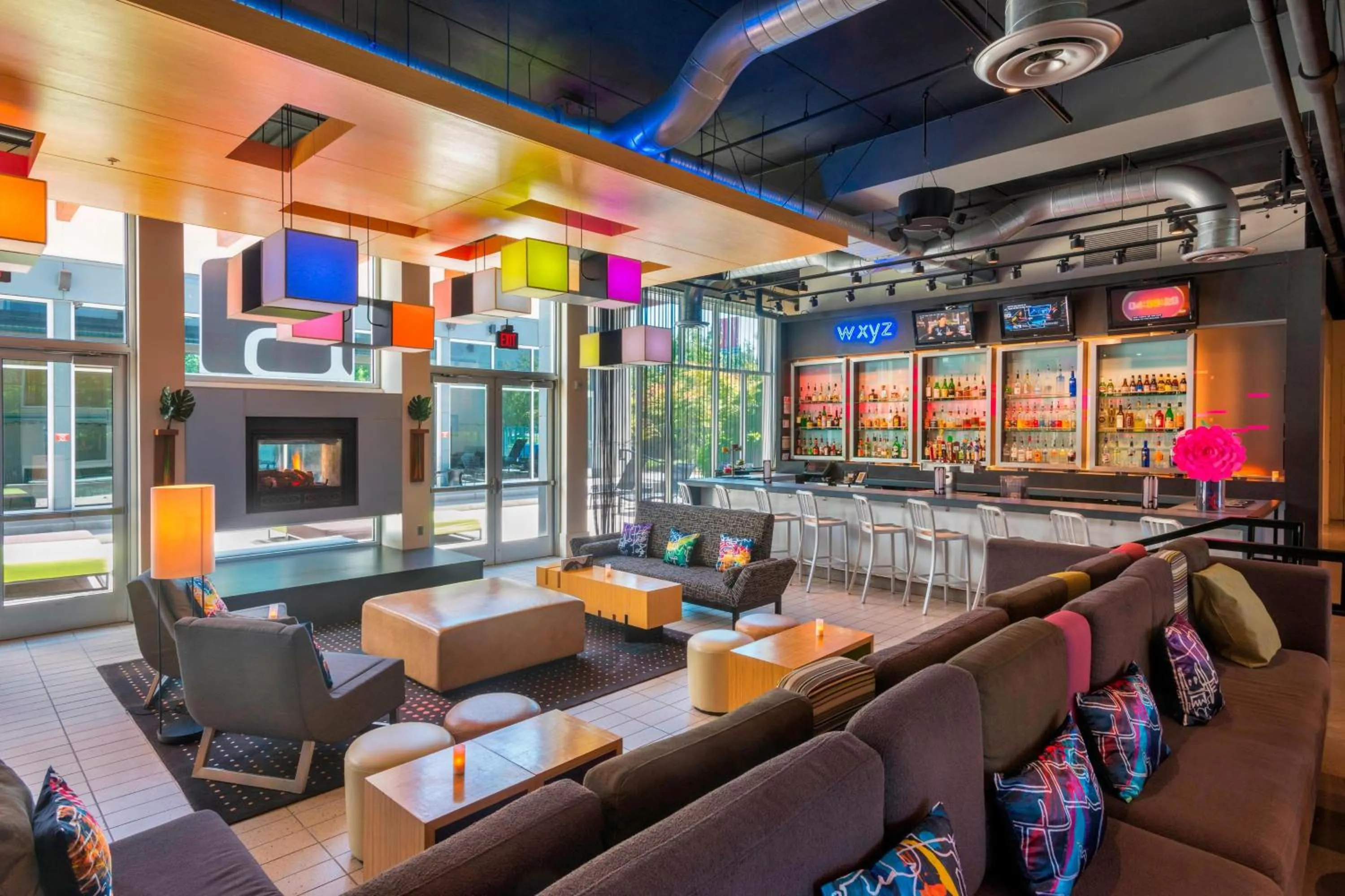 Lounge or bar in Aloft Portland Airport Hotel at Cascade Station
