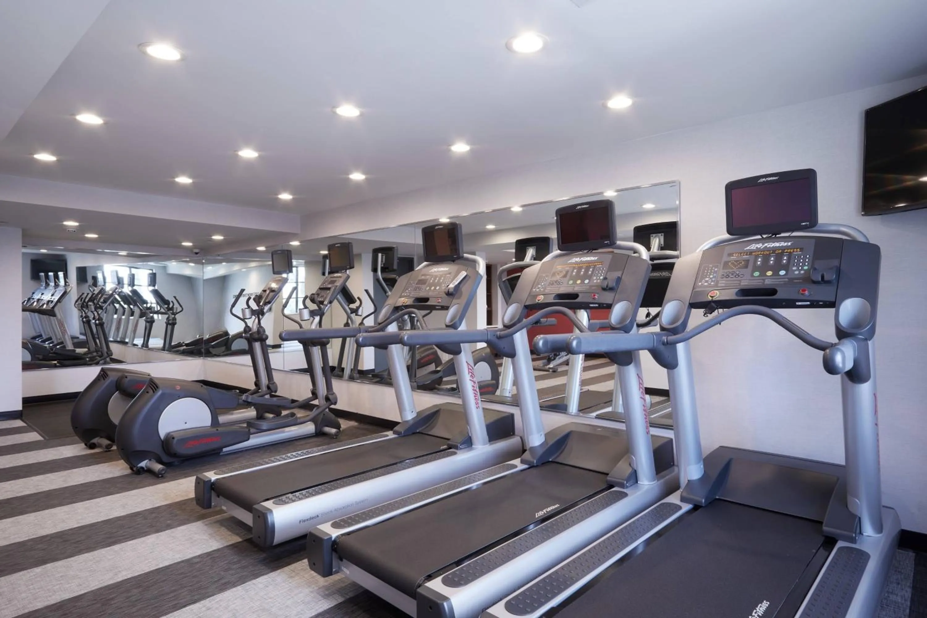 Fitness centre/facilities in Fairfield Inn & Suites By Marriott Camarillo