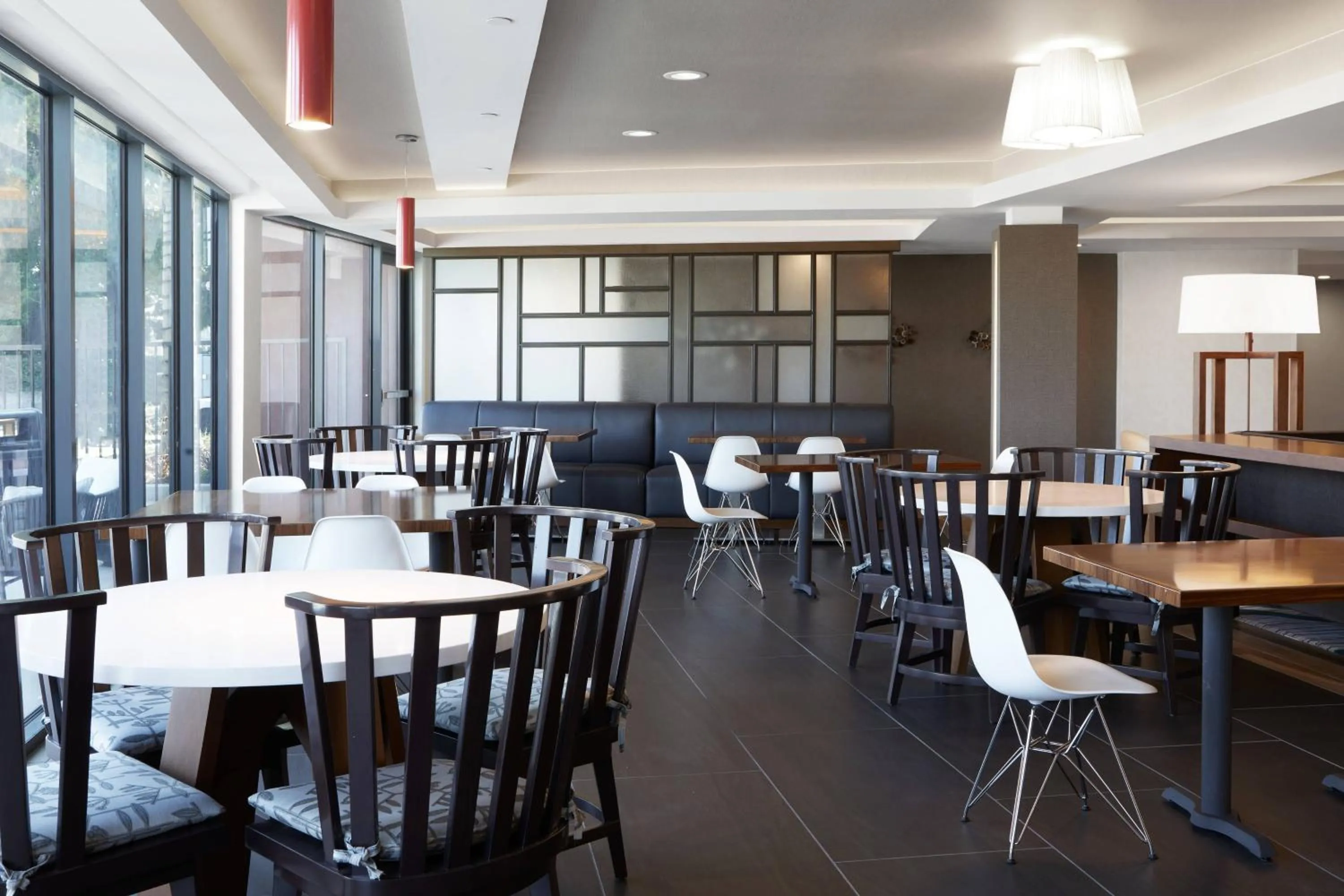Restaurant/places to eat in Fairfield Inn & Suites By Marriott Camarillo