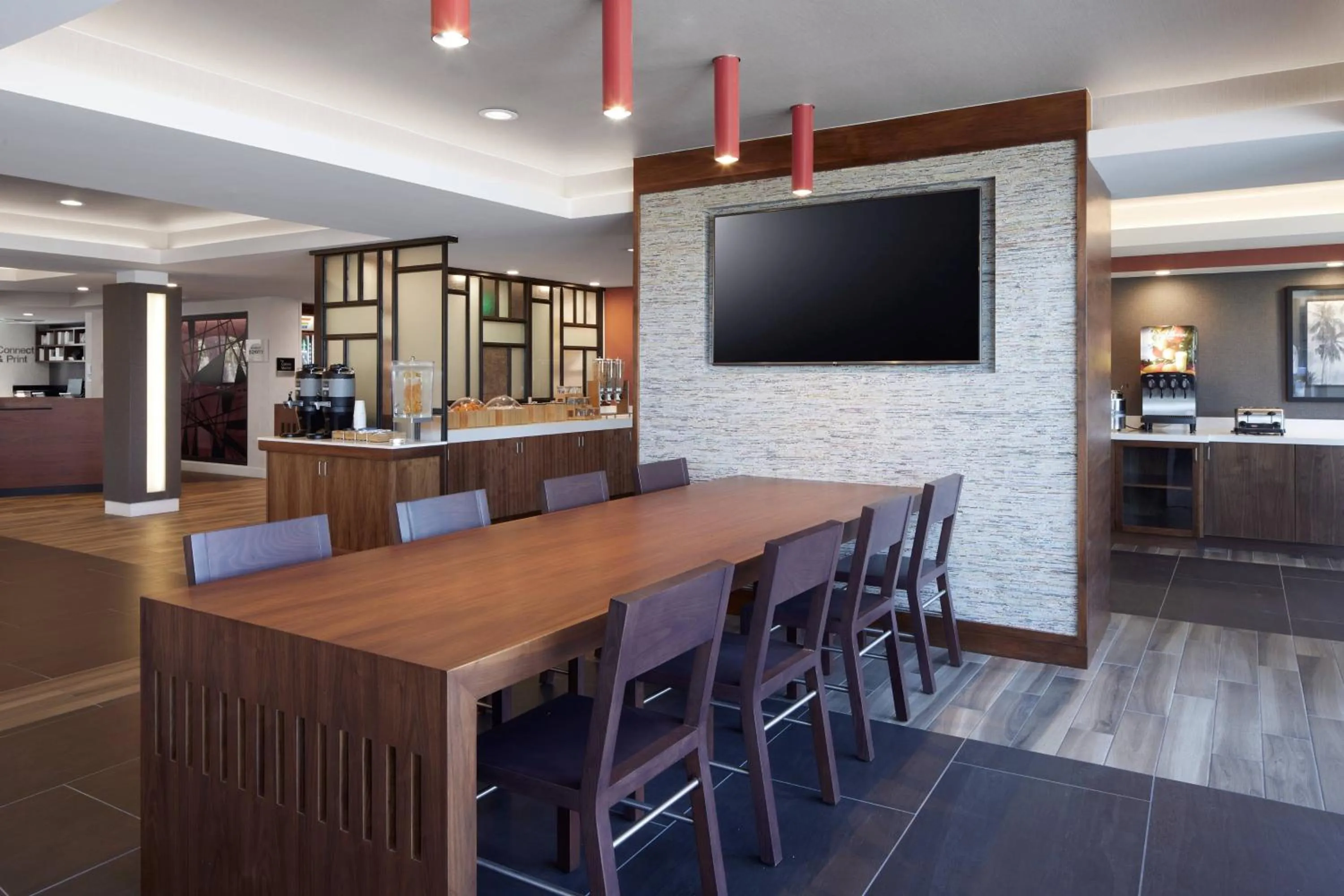 Restaurant/places to eat in Fairfield Inn & Suites By Marriott Camarillo