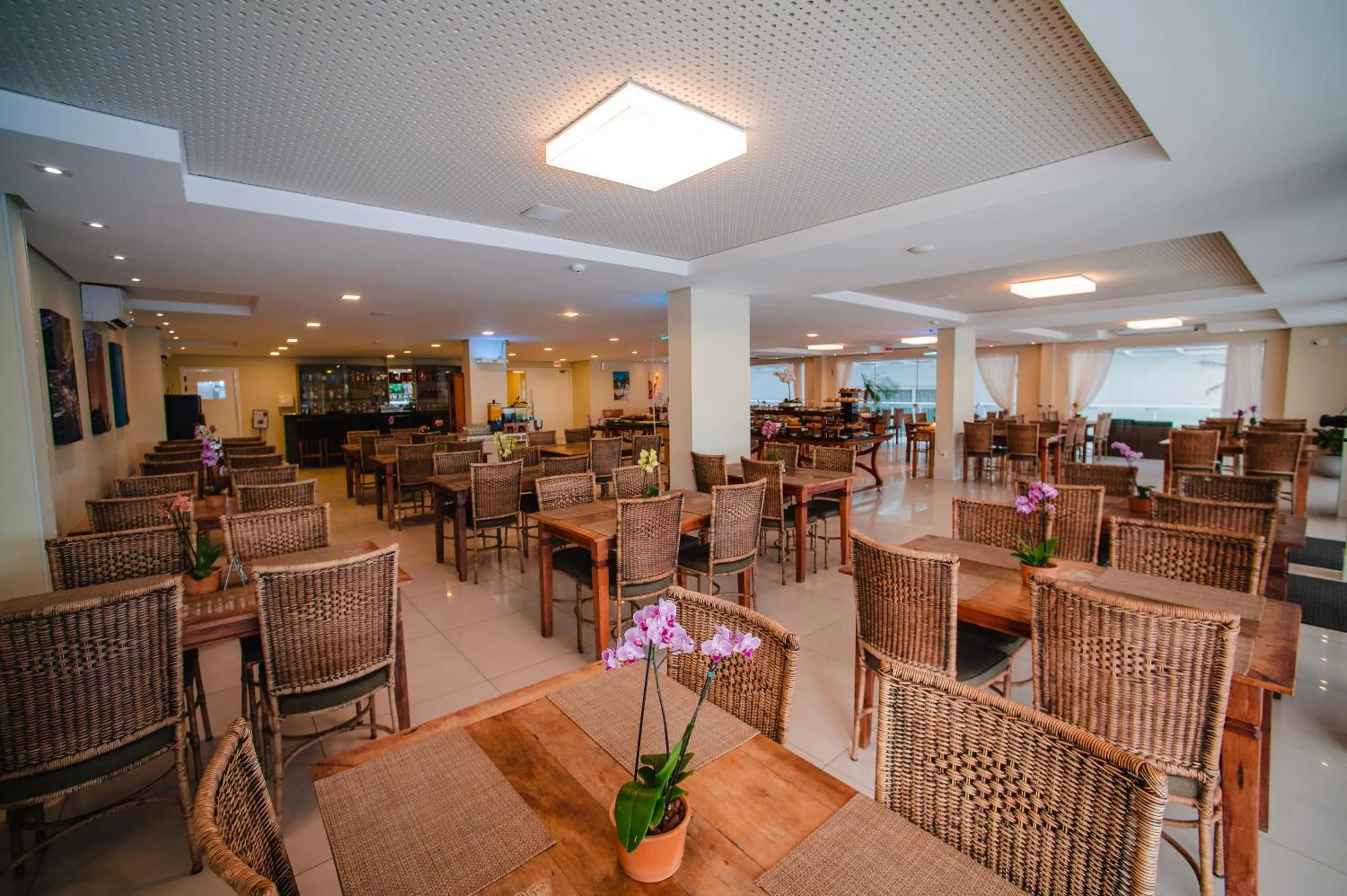 Restaurant/places to eat in Slaviero Ingleses Convention