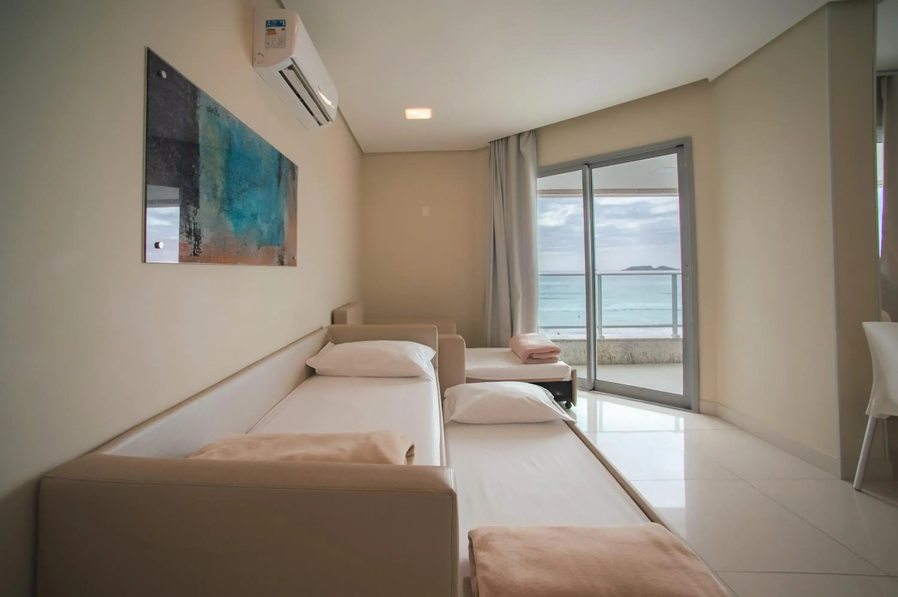 Family Room with Sea View in Slaviero Ingleses Convention Family Room with Sea View in Slaviero Ingleses Convention