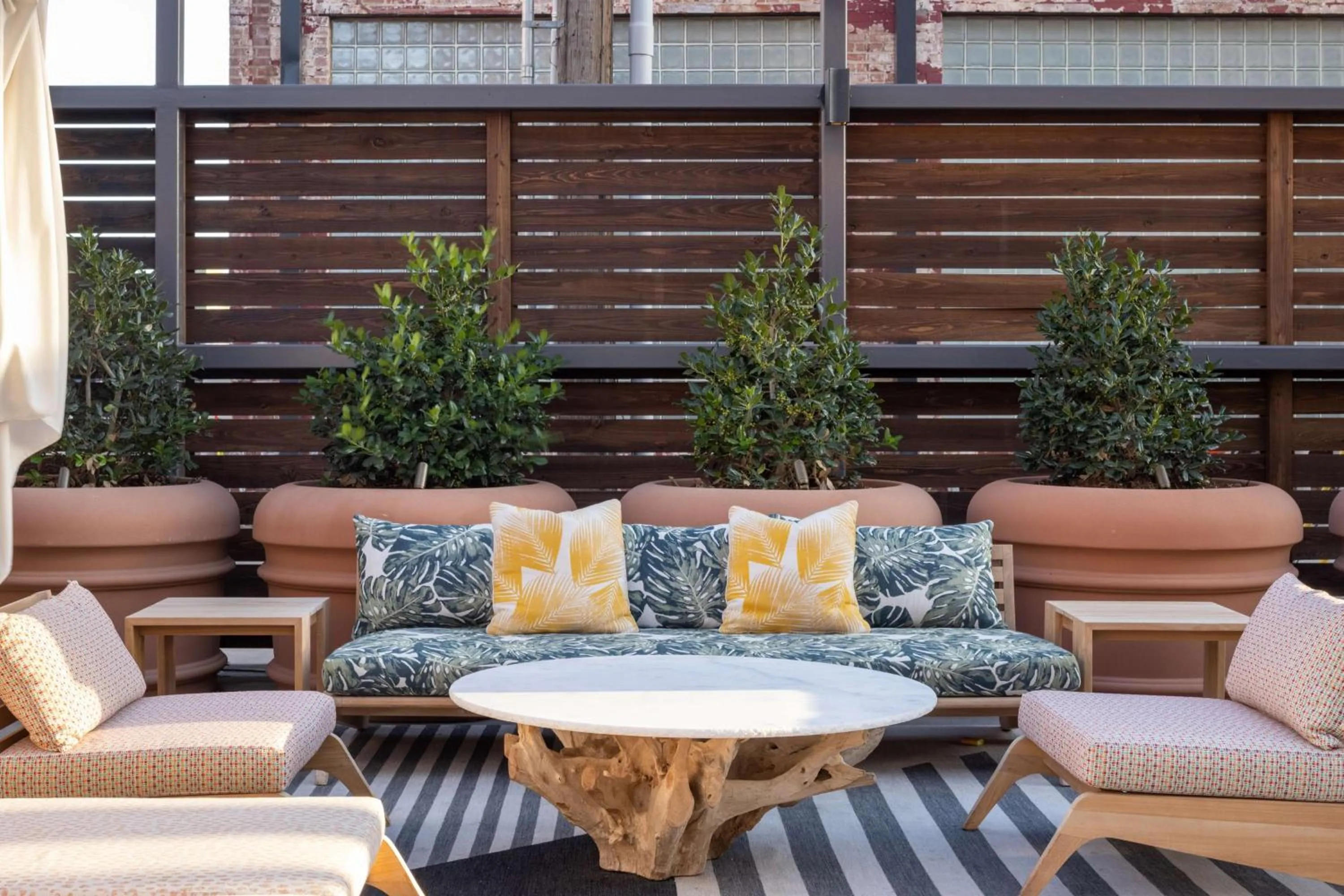Lounge or bar in Fordson Hotel, in the Unbound Collection by Hyatt
