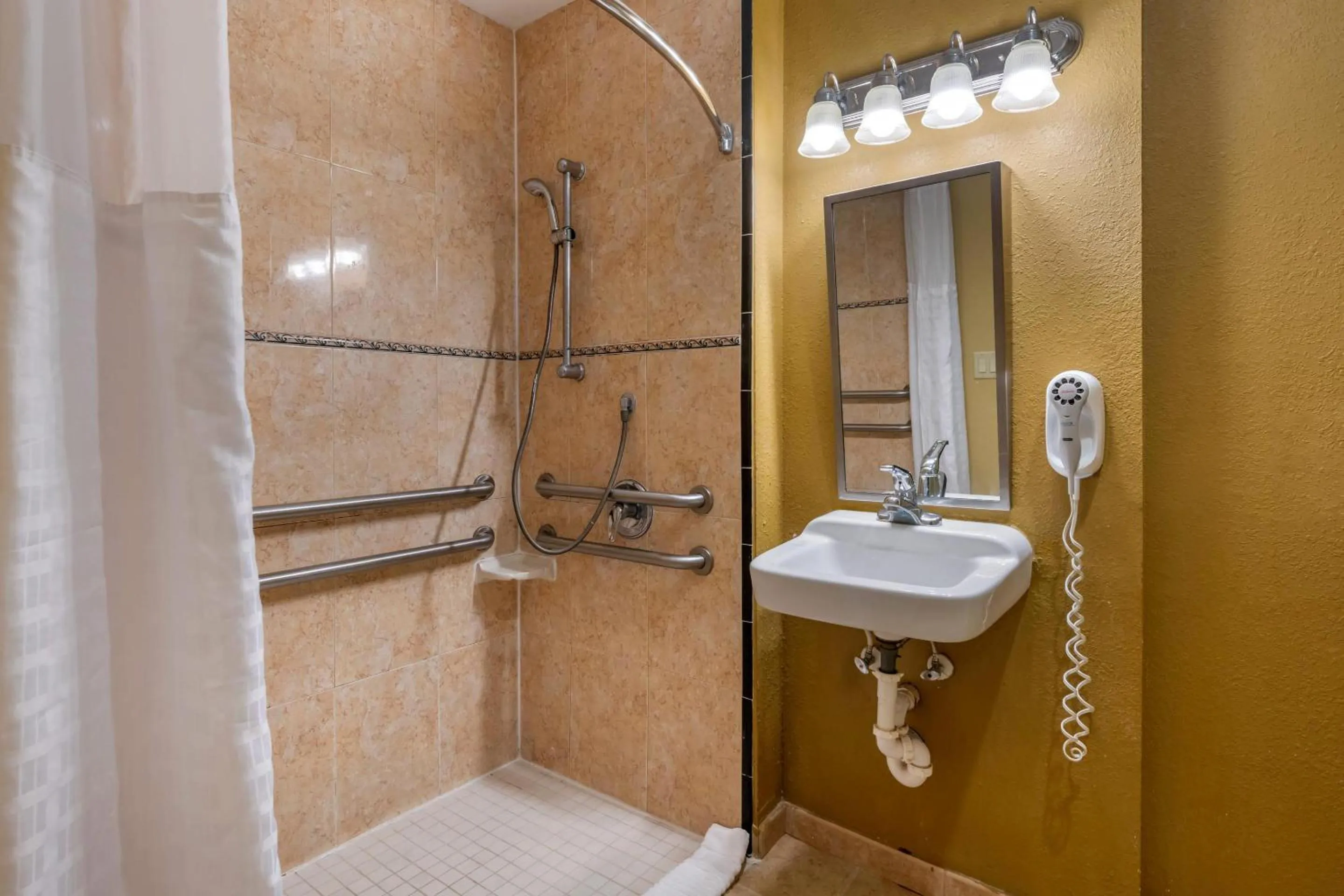 Bedroom in Comfort Suites Sawgrass