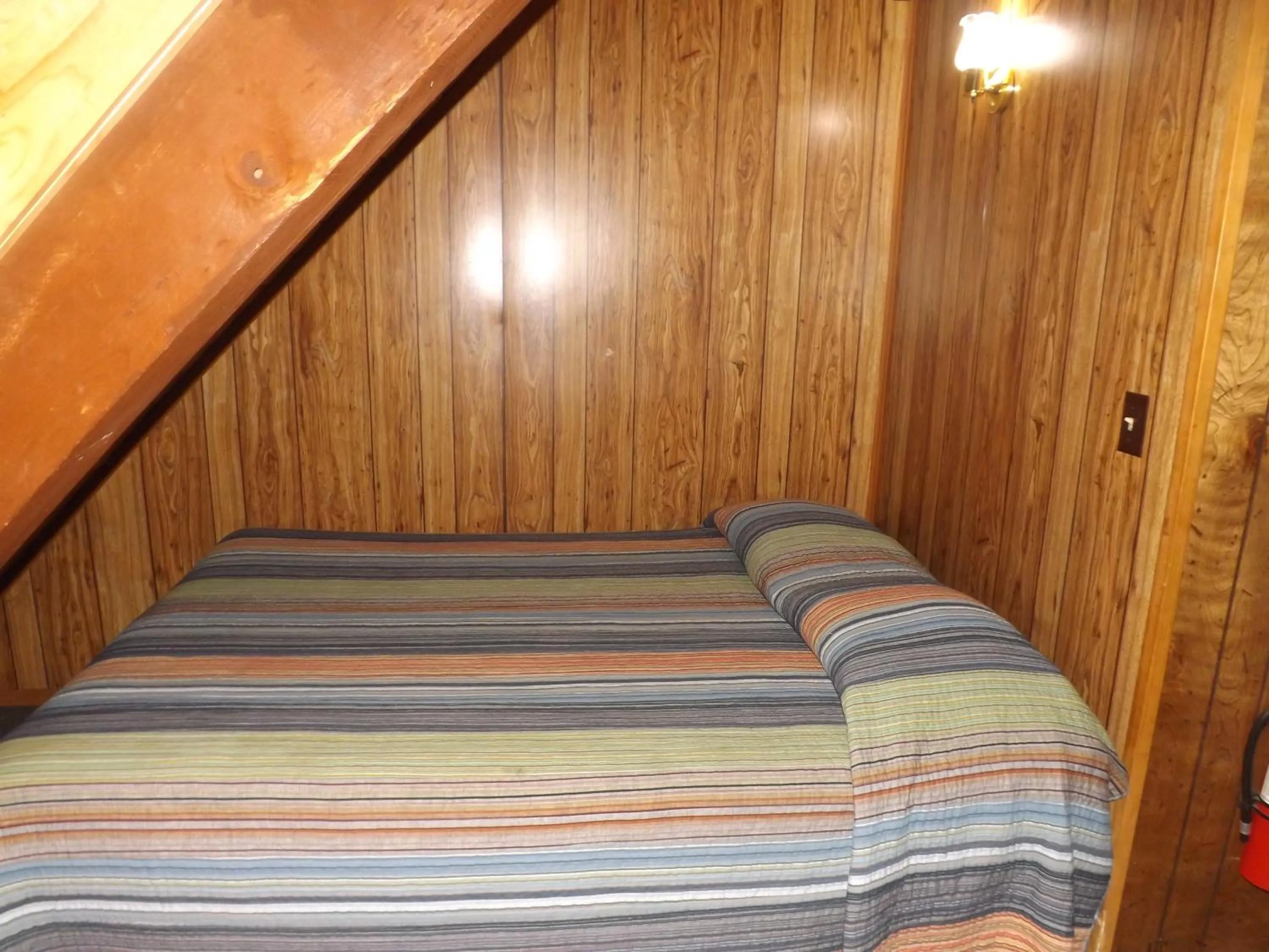 Bed in Arizona Mountain Inn & Cabins