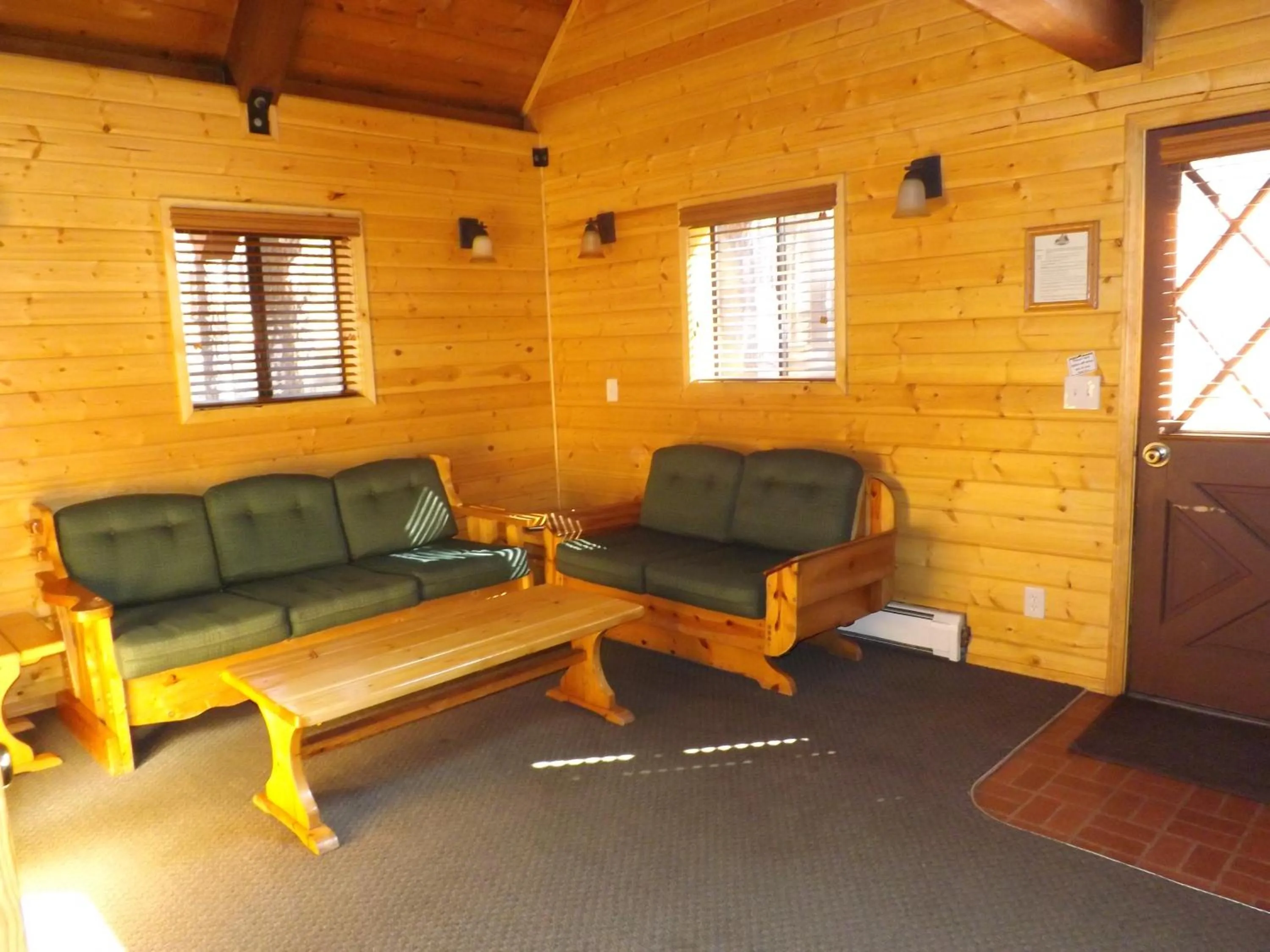 Arizona Mountain Inn & Cabins