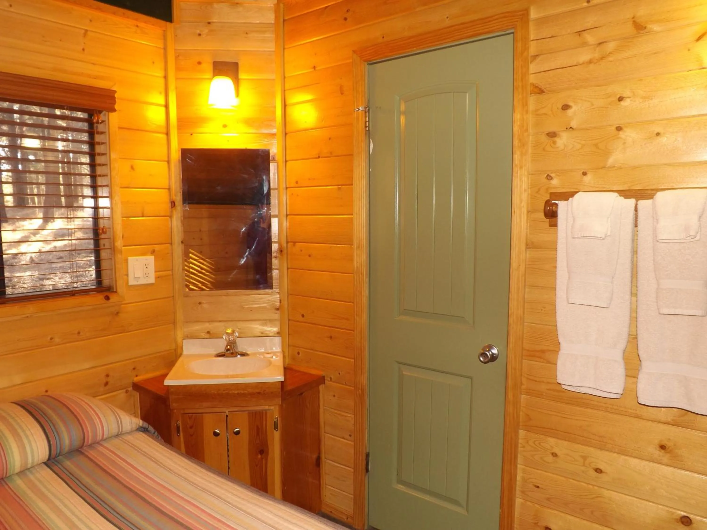 Arizona Mountain Inn & Cabins