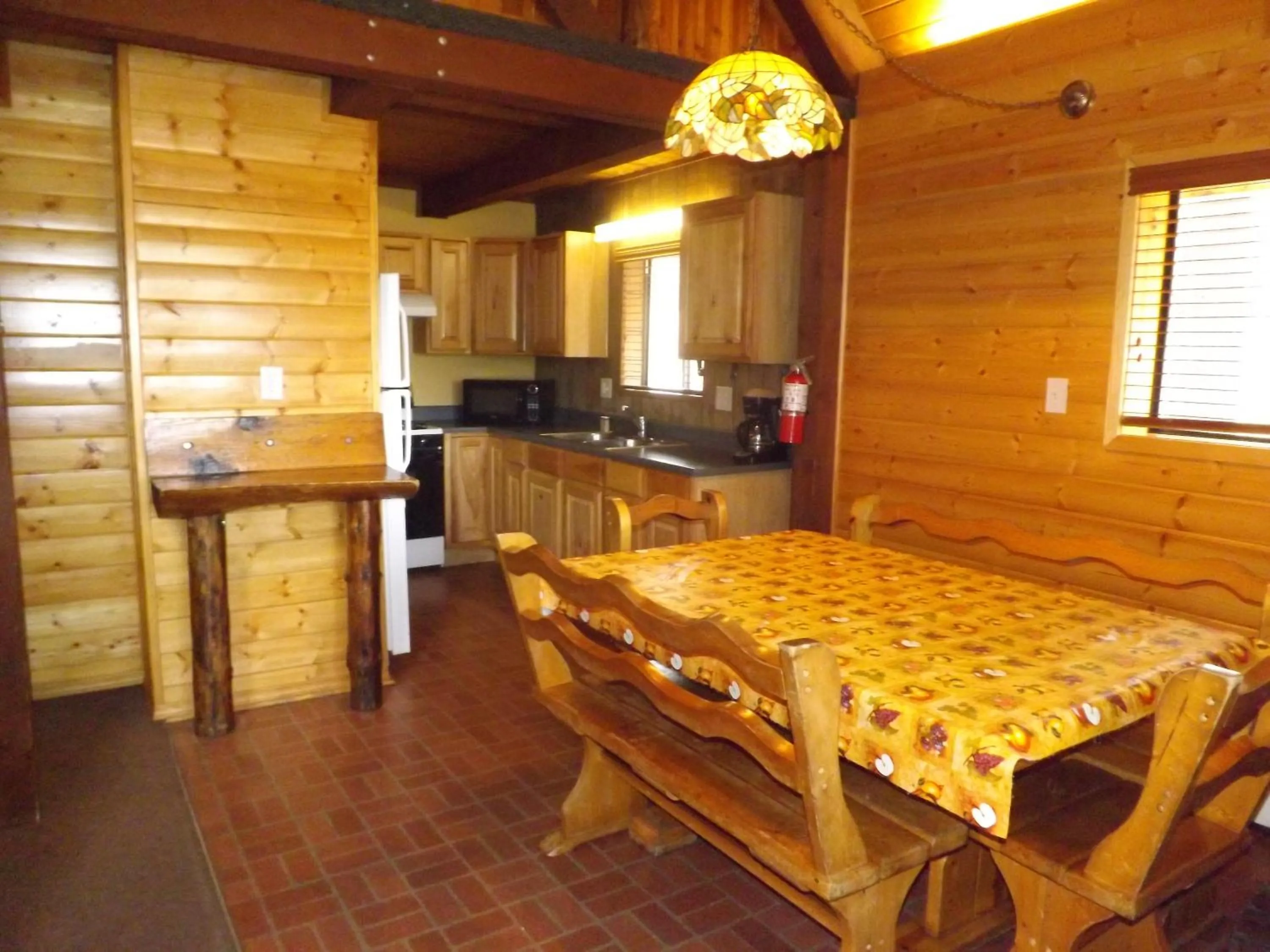 Arizona Mountain Inn & Cabins