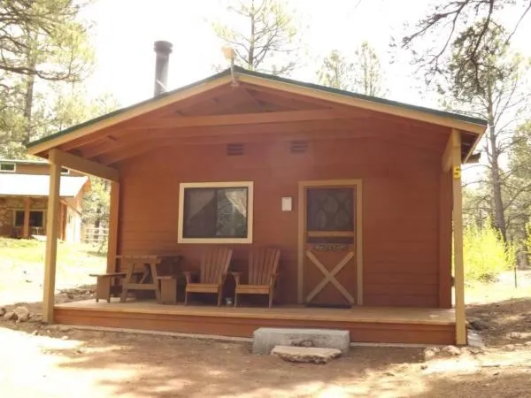 Facade/entrance in Arizona Mountain Inn & Cabins
