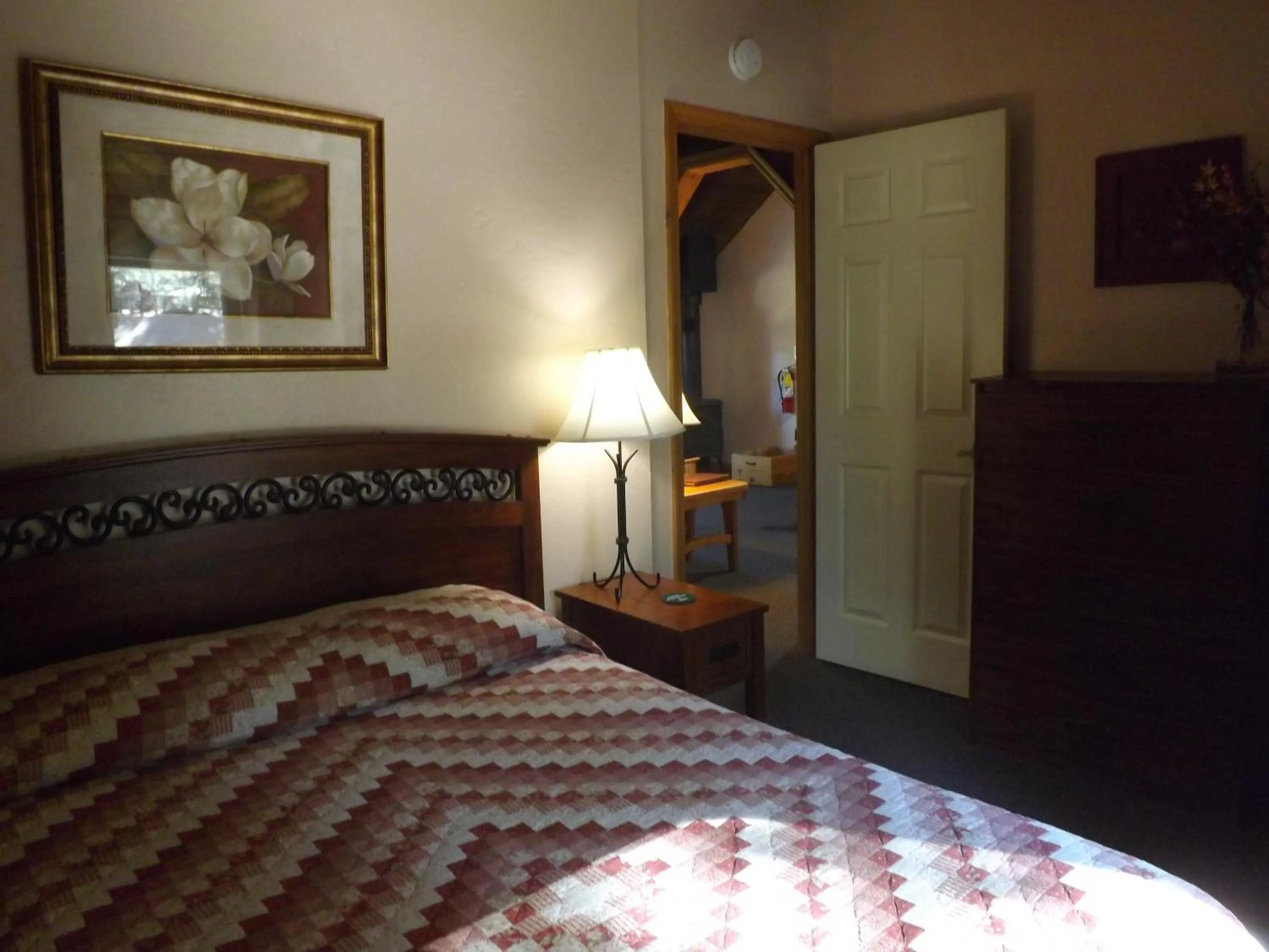 Bedroom, Bed in Arizona Mountain Inn & Cabins