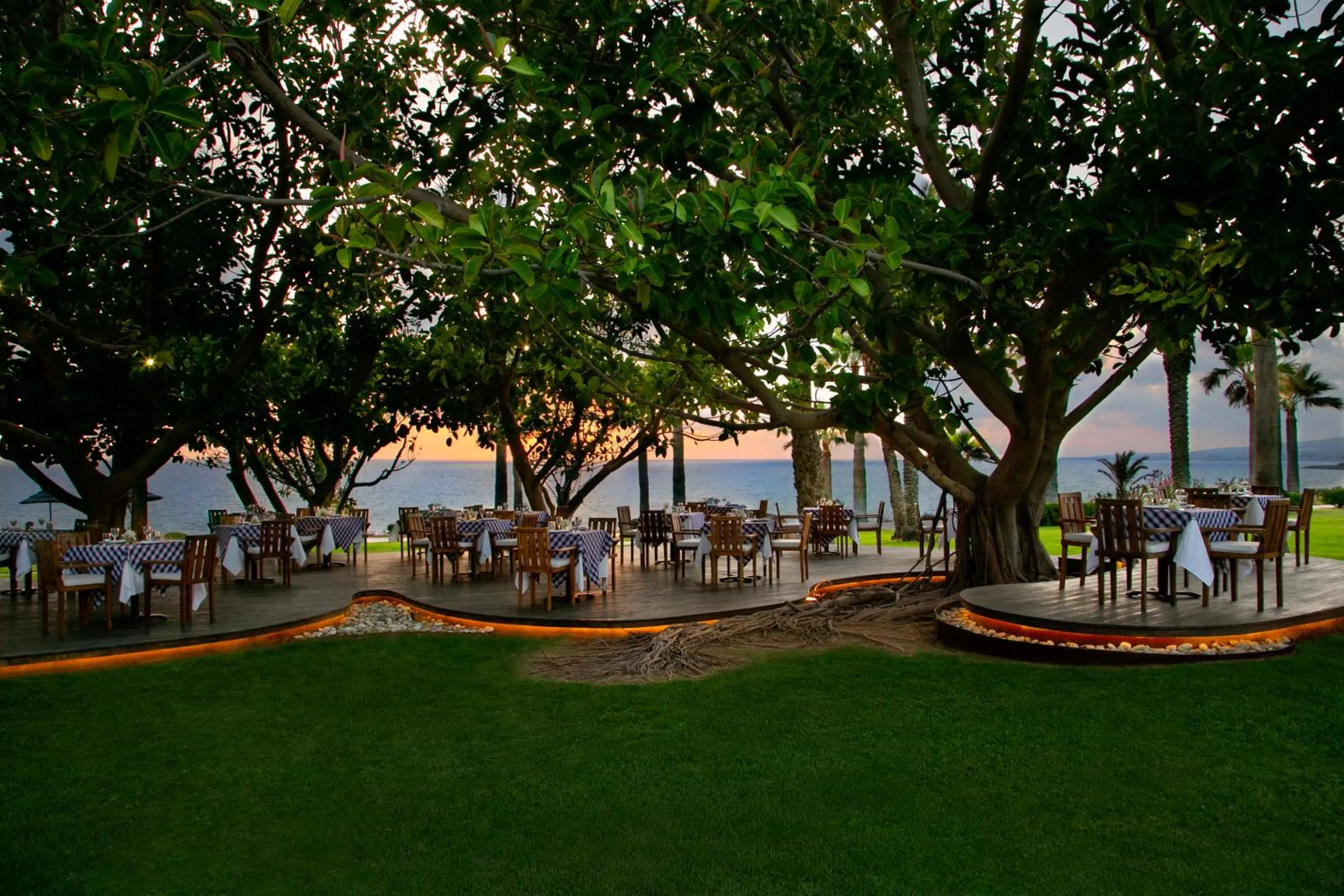 Restaurant/places to eat in Azia Resort & Spa