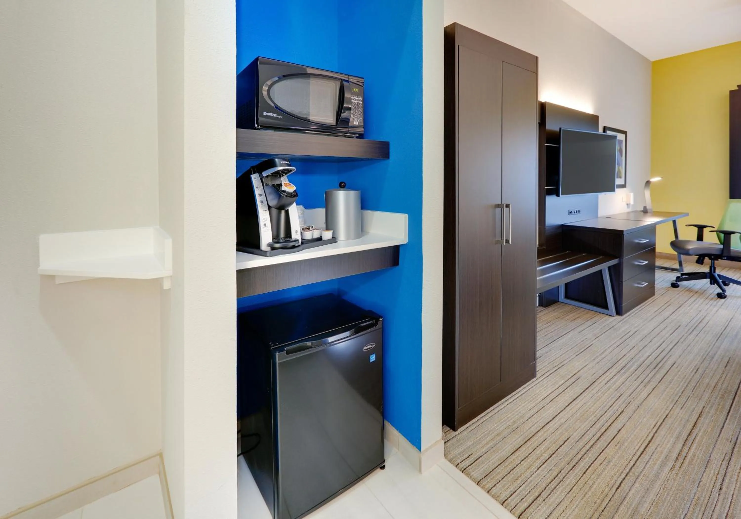 Photo of the whole room in Holiday Inn Express Hotel & Suites Cleburne by IHG