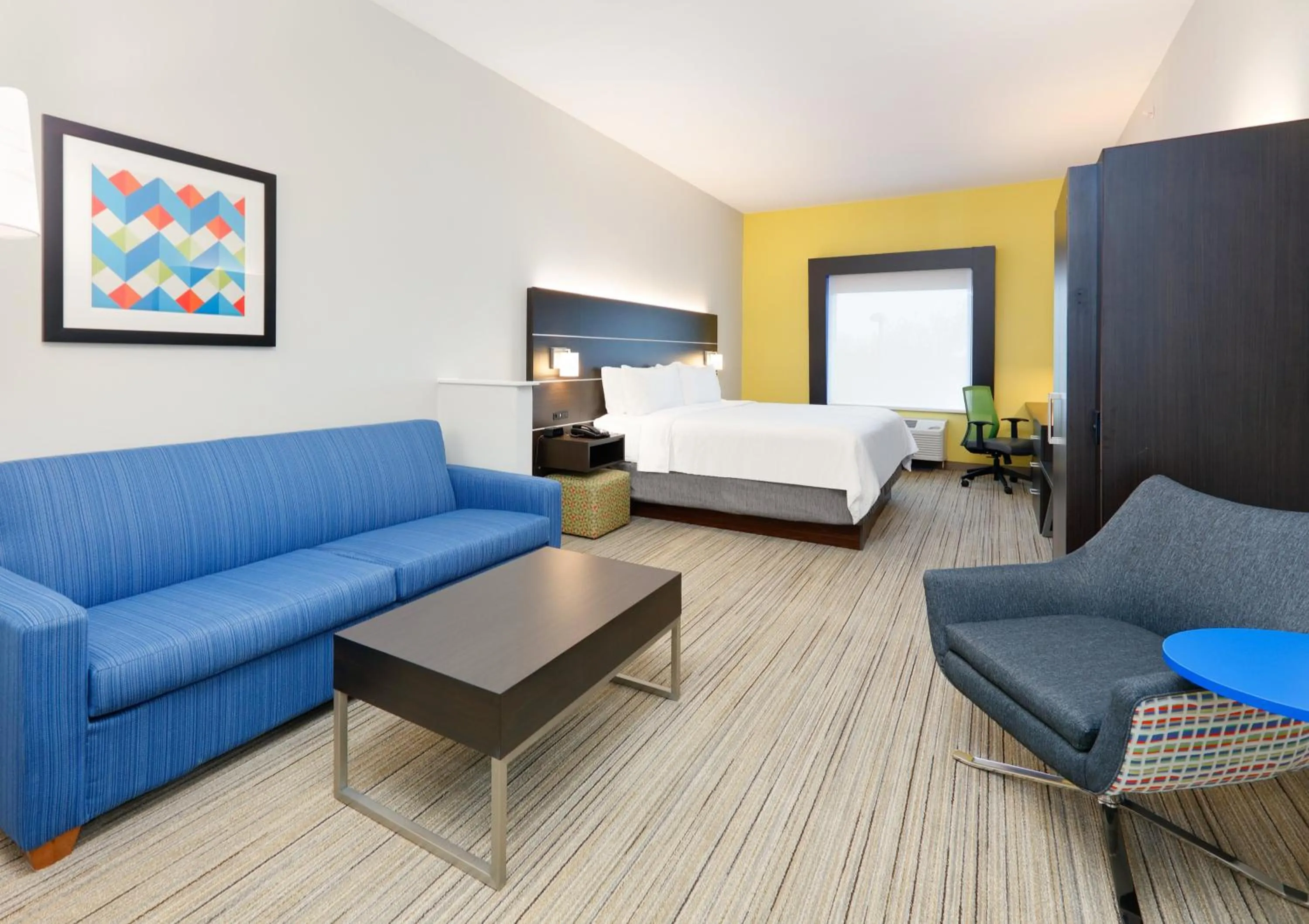 Photo of the whole room, Bed in Holiday Inn Express Hotel & Suites Cleburne by IHG