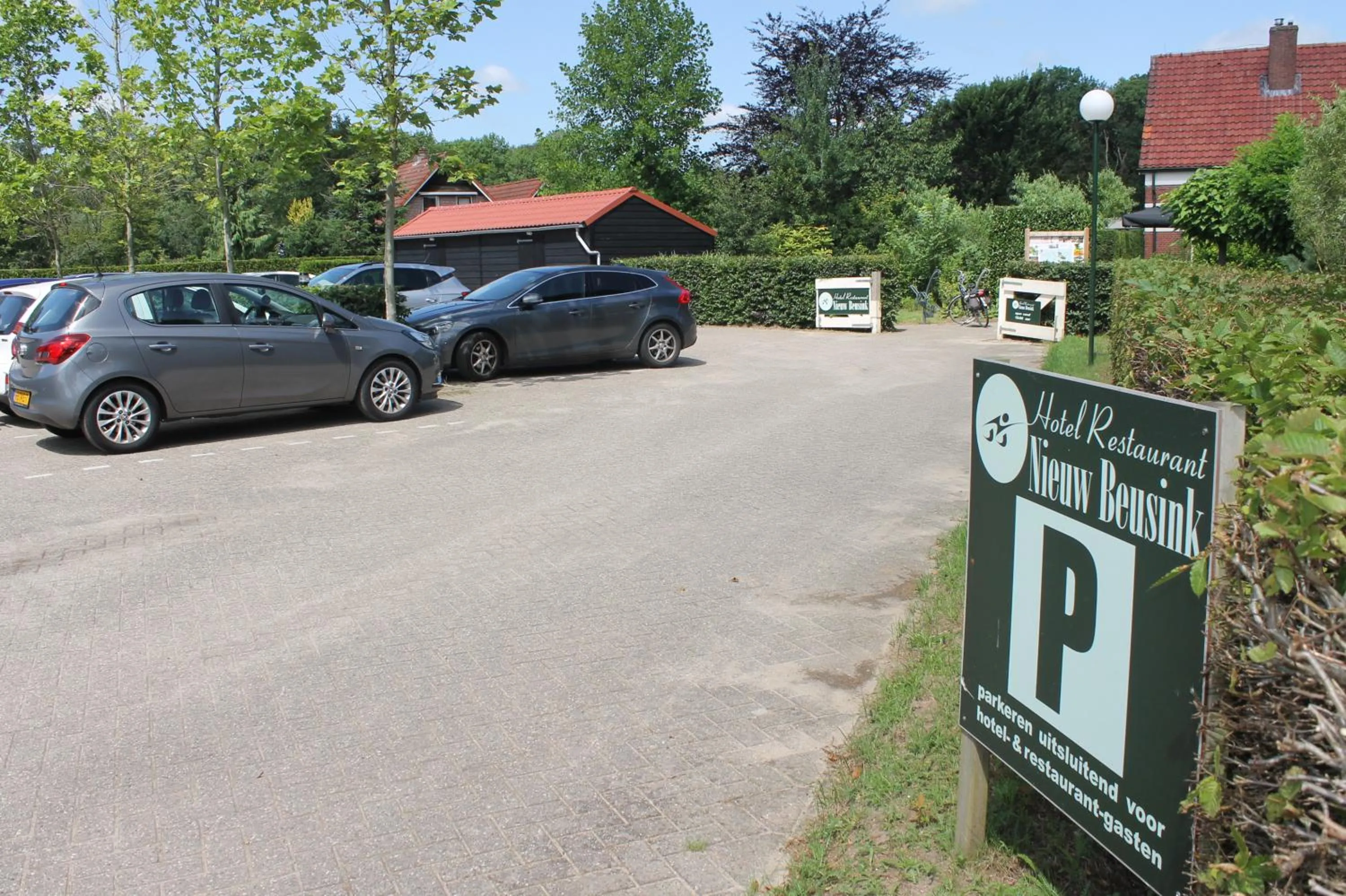 Parking in Boutique Hotel Nieuw Beusink