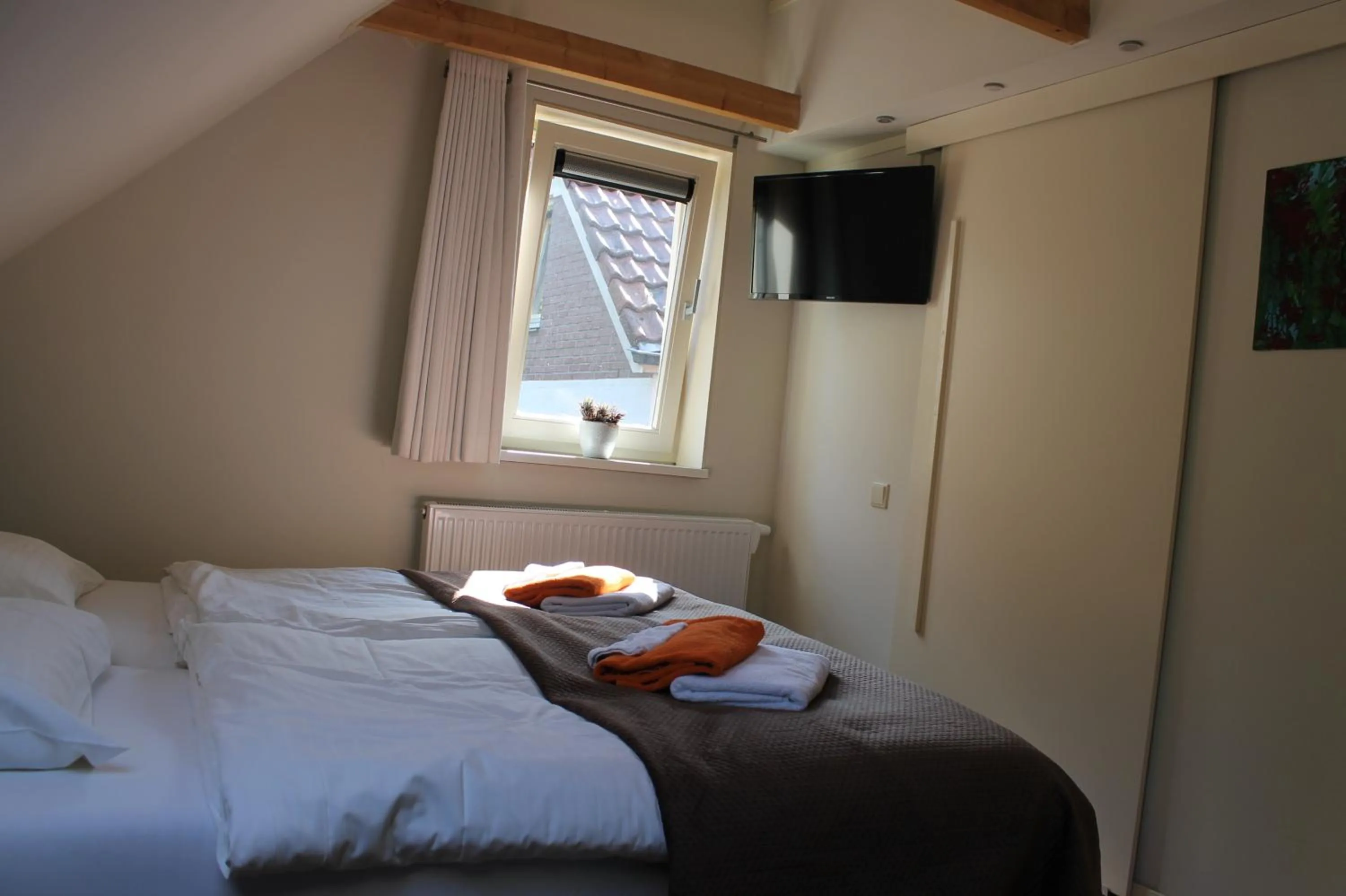 Photo of the whole room, Bed in Boutique Hotel Nieuw Beusink