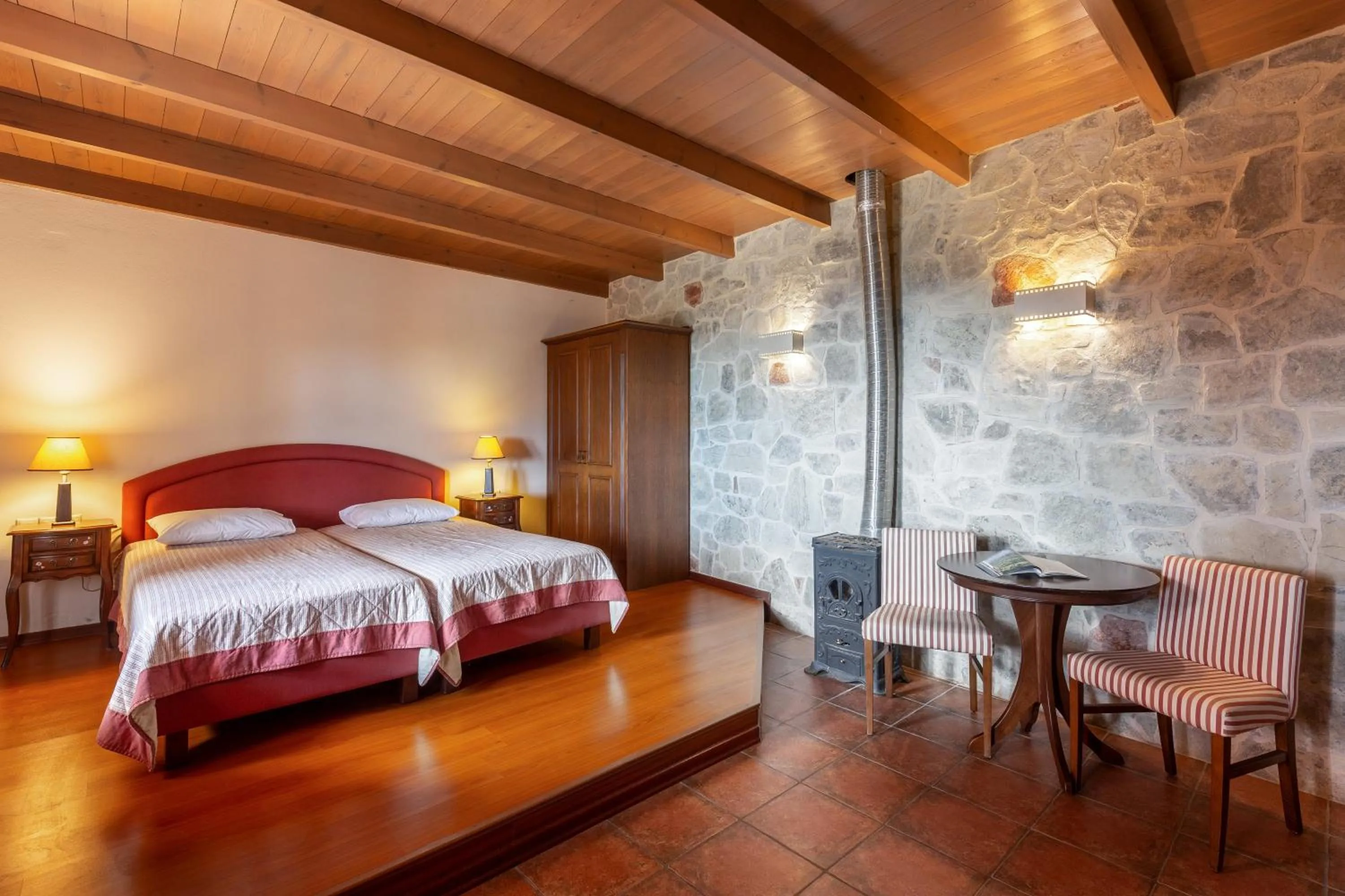 Photo of the whole room, Bed in Mala Villa