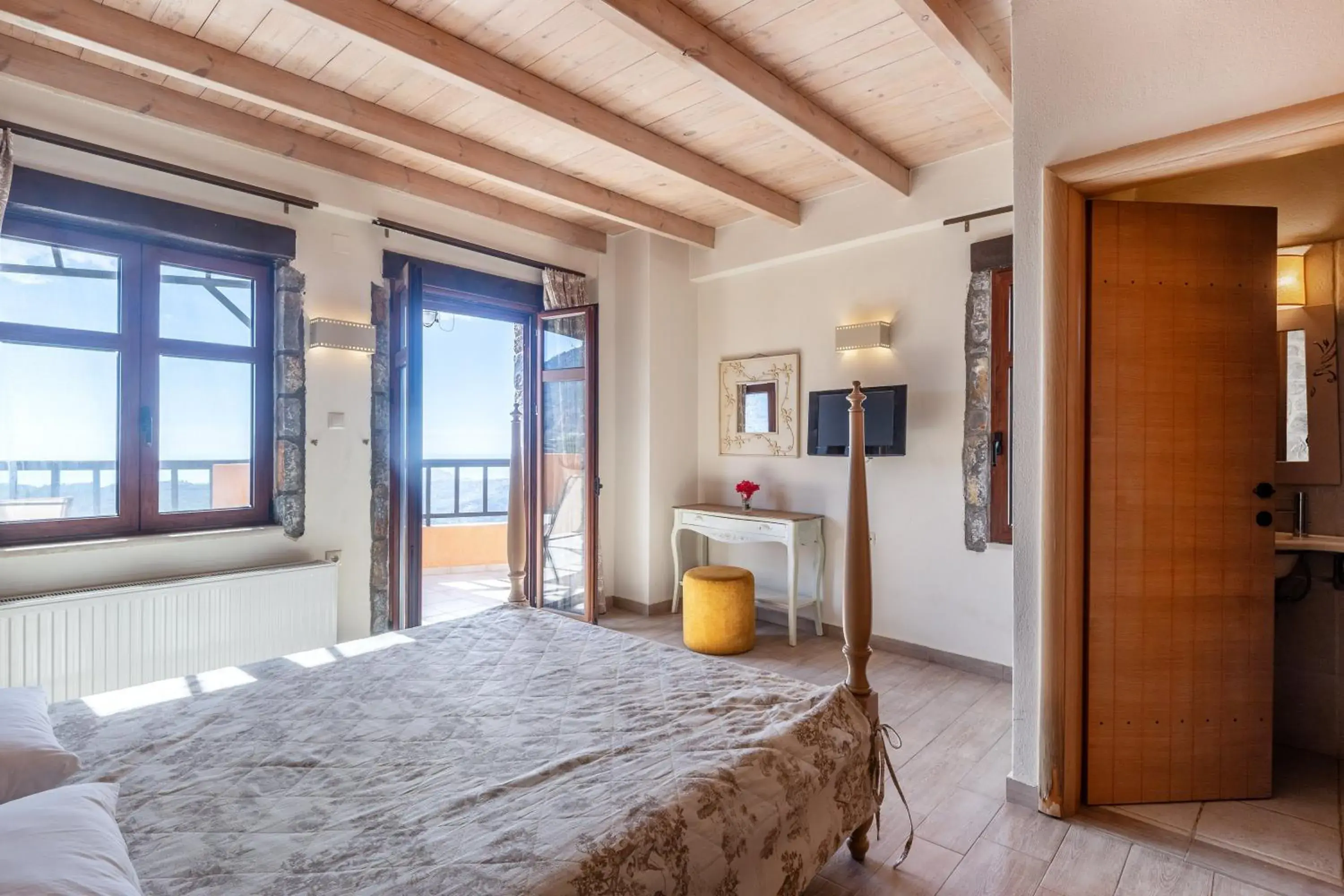 Deluxe Jacuzzi Maisonette with Sea View - single occupancy in Mala Villa Deluxe Jacuzzi Maisonette with Sea View - single occupancy in Mala Villa