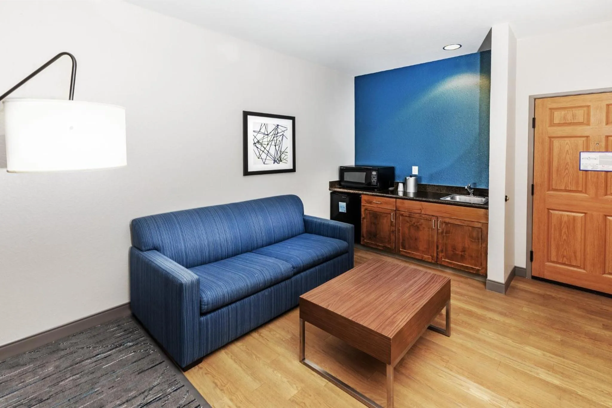 Photo of the whole room in Holiday Inn Express & Suites Tulsa S Broken Arrow Hwy 51 by IHG