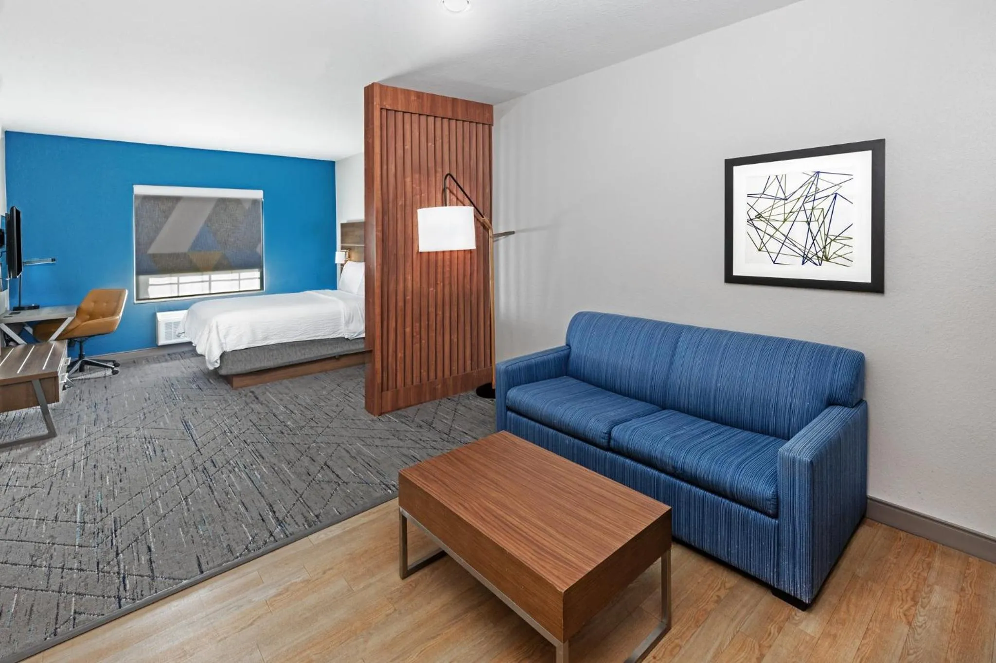 Photo of the whole room, Bed in Holiday Inn Express & Suites Tulsa S Broken Arrow Hwy 51 by IHG