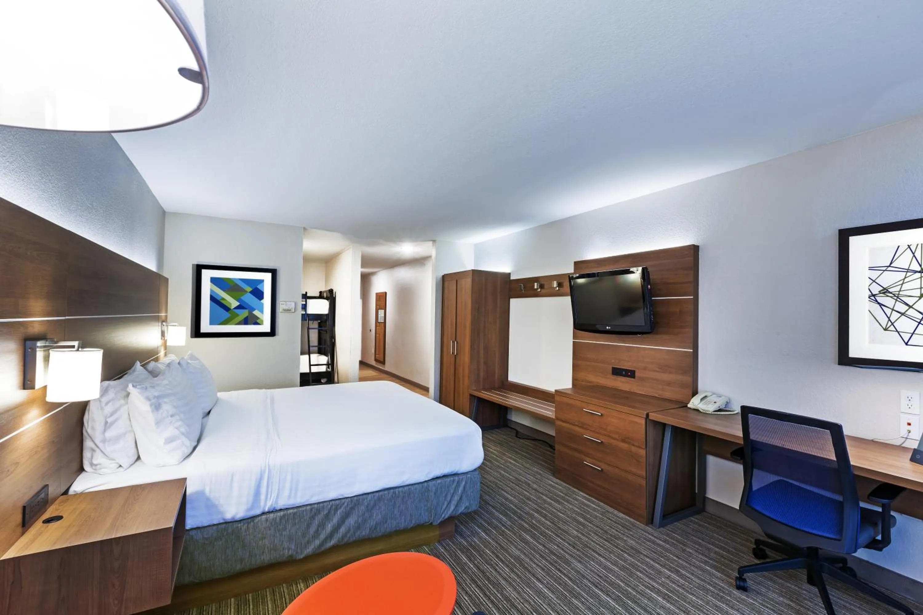 Bed in Holiday Inn Express & Suites Tulsa S Broken Arrow Hwy 51 by IHG