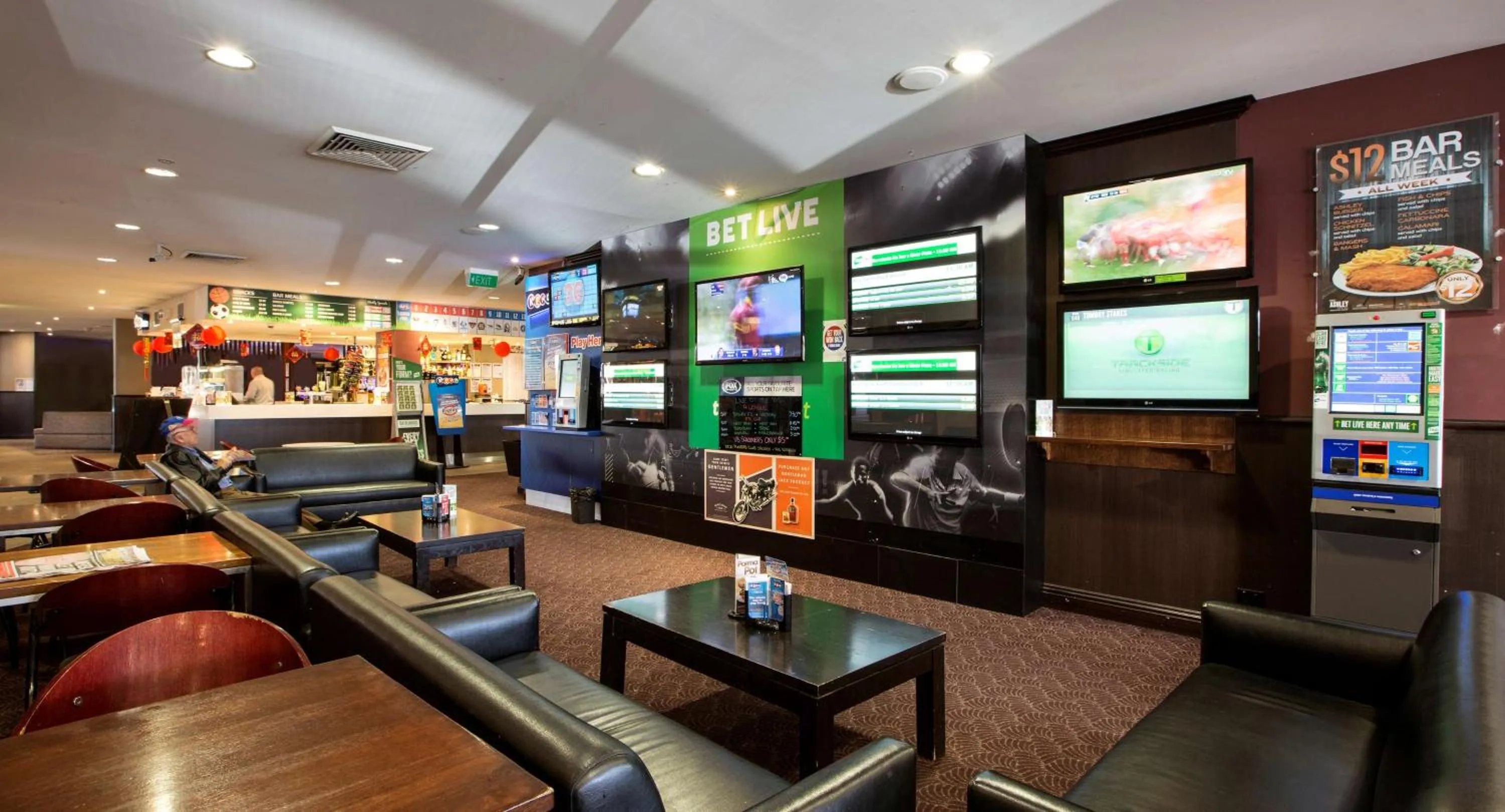 Lounge or bar in Nightcap at Ashley Hotel