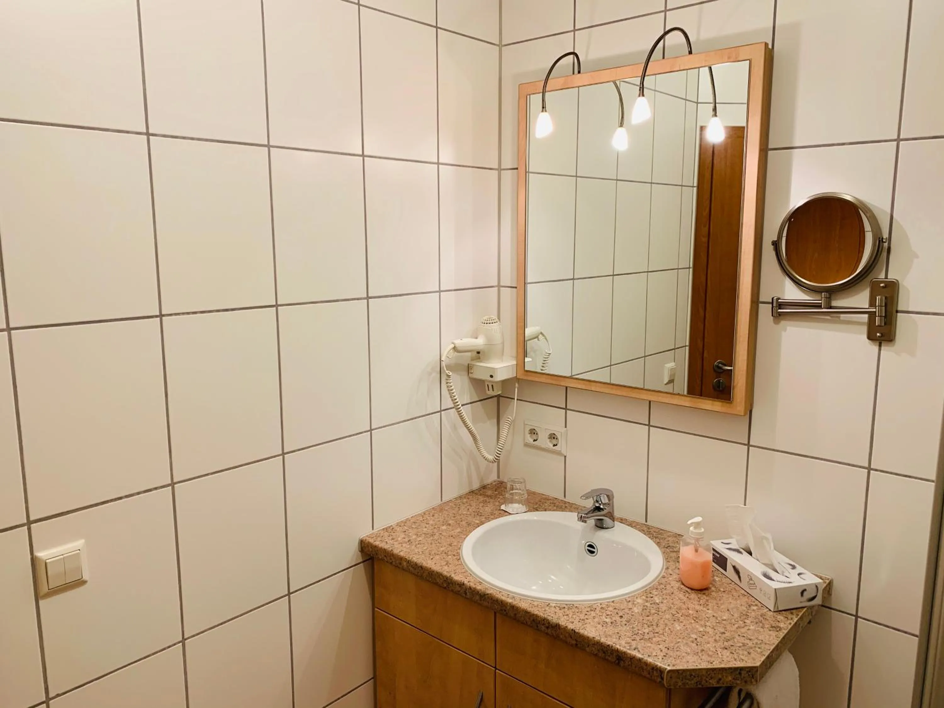 Bathroom in Hotel Zum Fliegerwirt