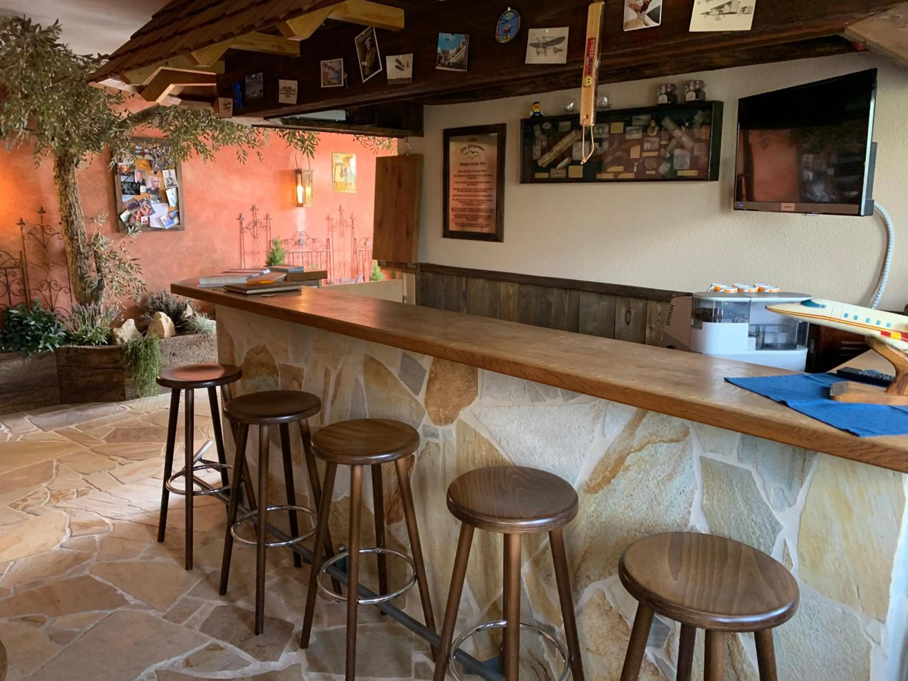 Lounge or bar in Hotel Zum Fliegerwirt