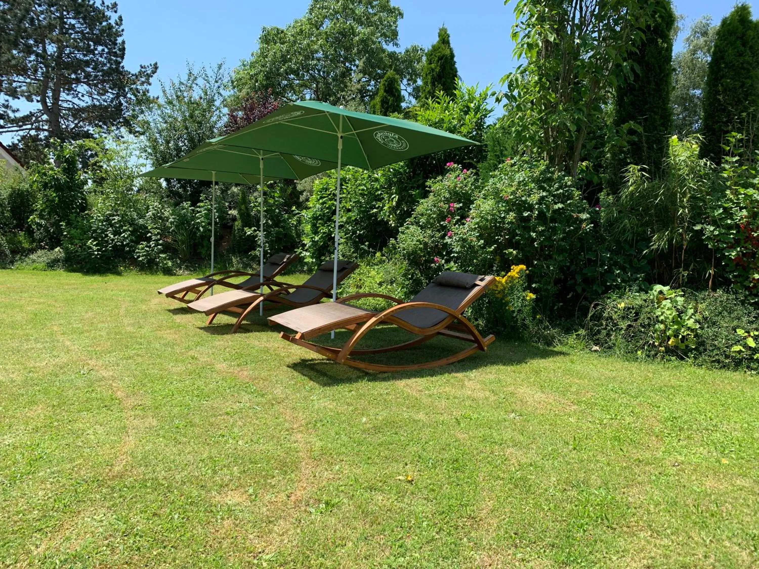 Garden view in Hotel Zum Fliegerwirt