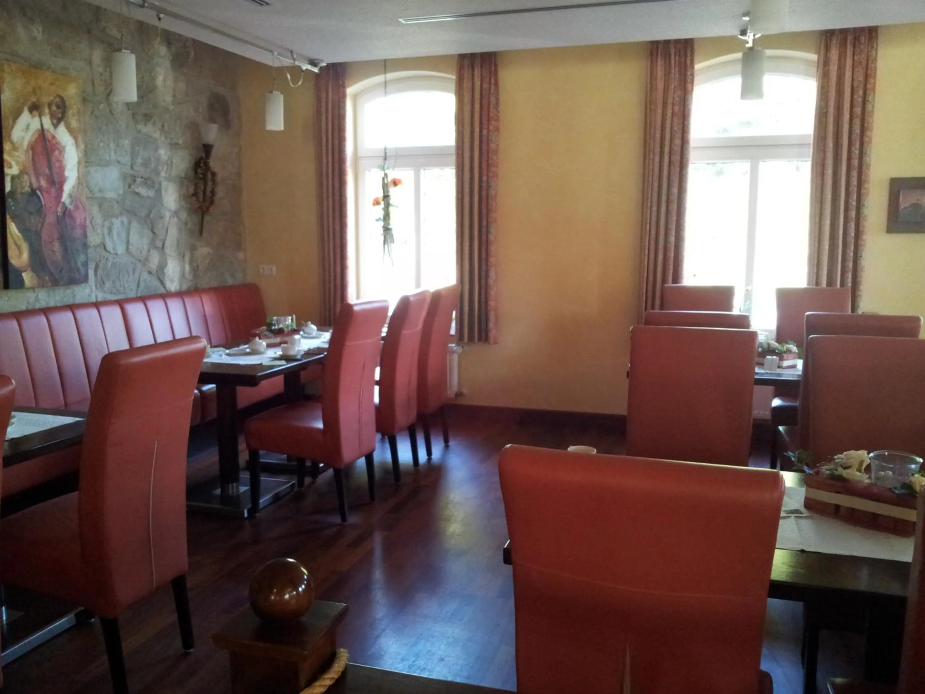 Restaurant/places to eat in Hotel Restaurant Am Pfauenhof