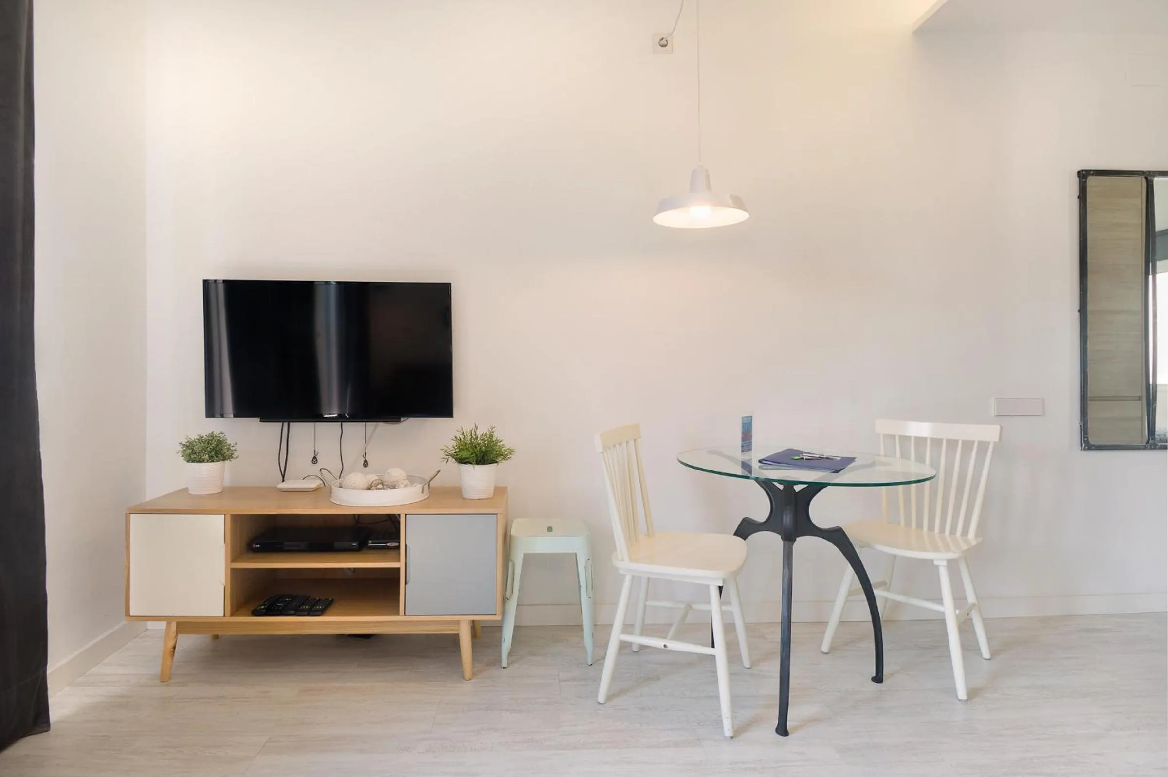 TV and multimedia in Rent Top Apartments Rambla Catalunya