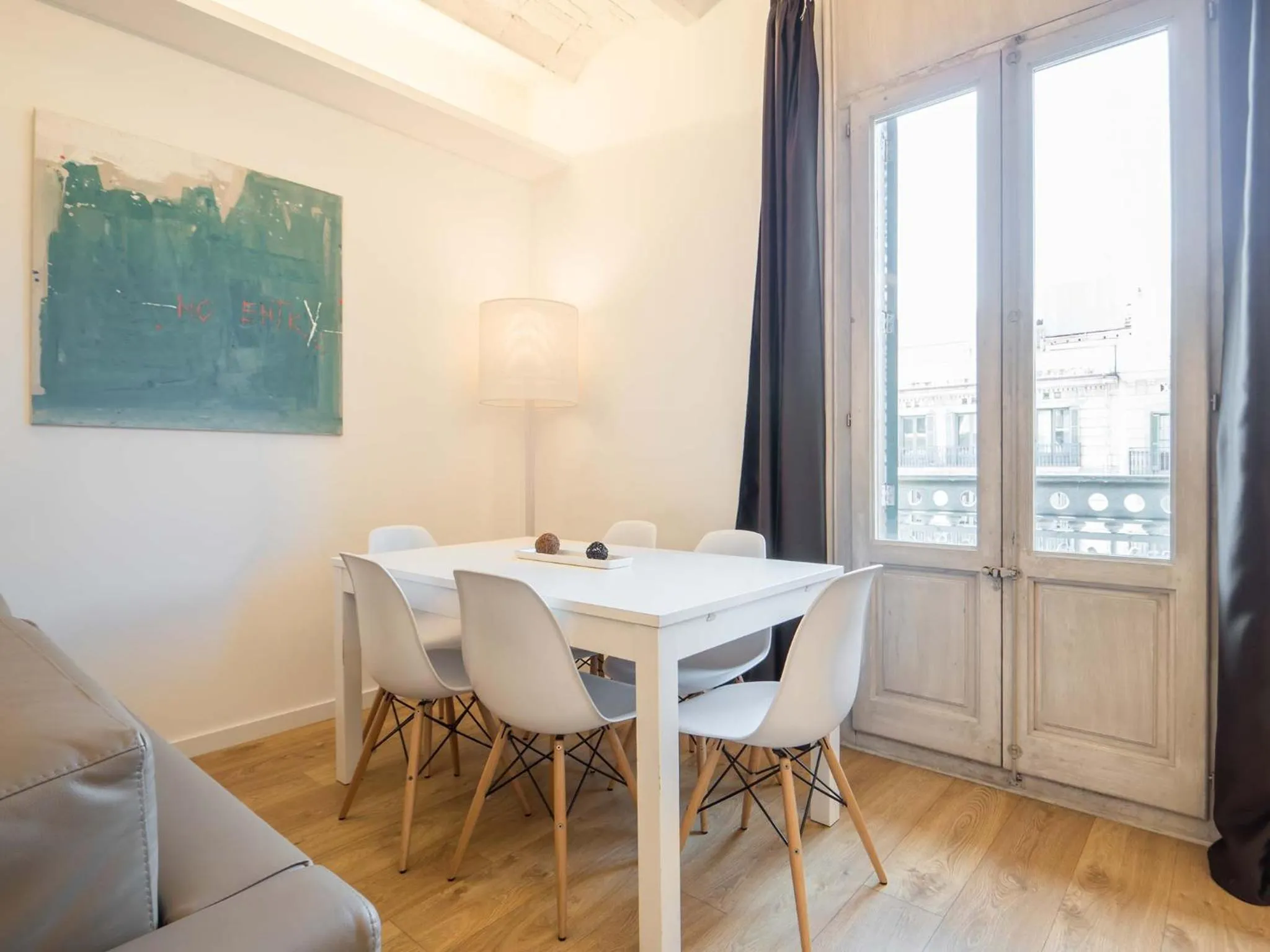 Dining area in Rent Top Apartments Rambla Catalunya