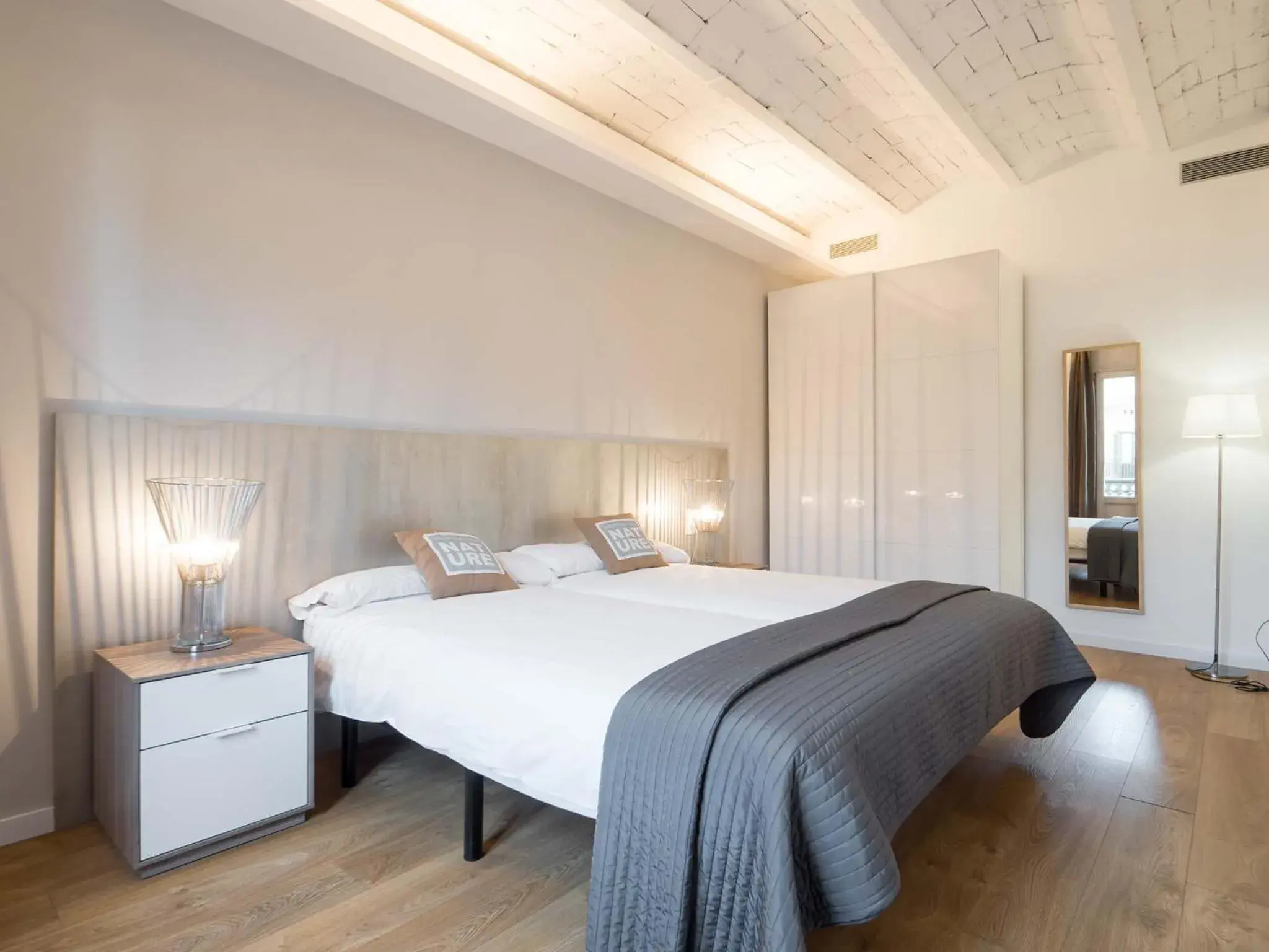 Superior Three-Bedroom Apartment - Rambla Catalunya in Rent Top Apartments Rambla Catalunya Superior Three-Bedroom Apartment - Rambla Catalunya in Rent Top Apartments Rambla Catalunya