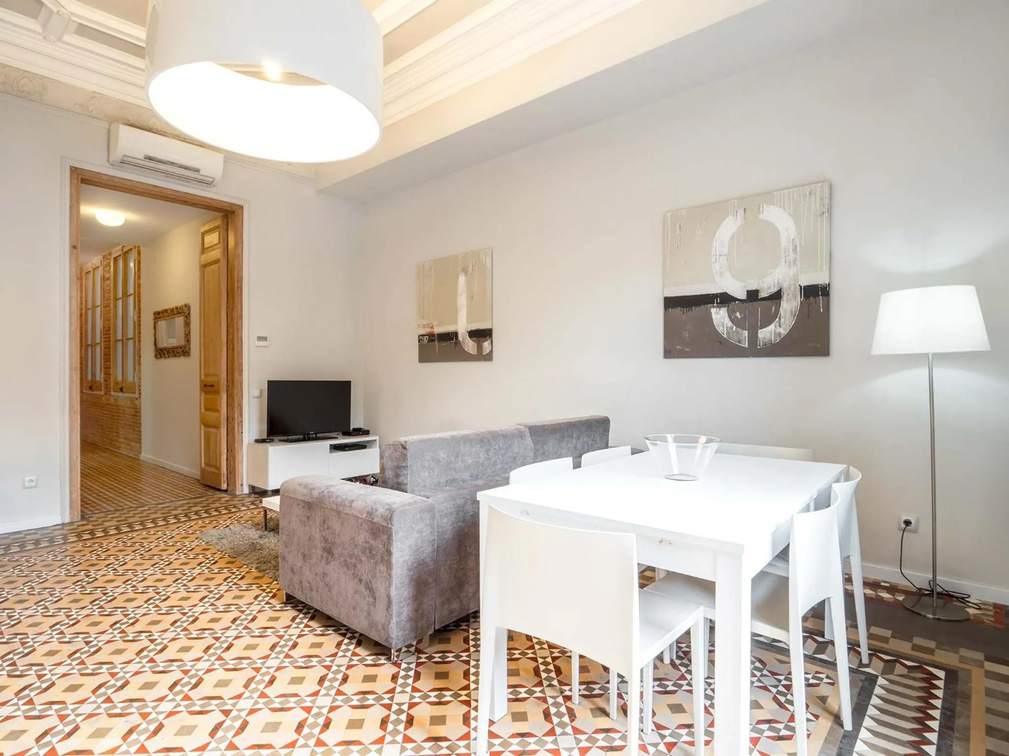 TV and multimedia in Rent Top Apartments Rambla Catalunya