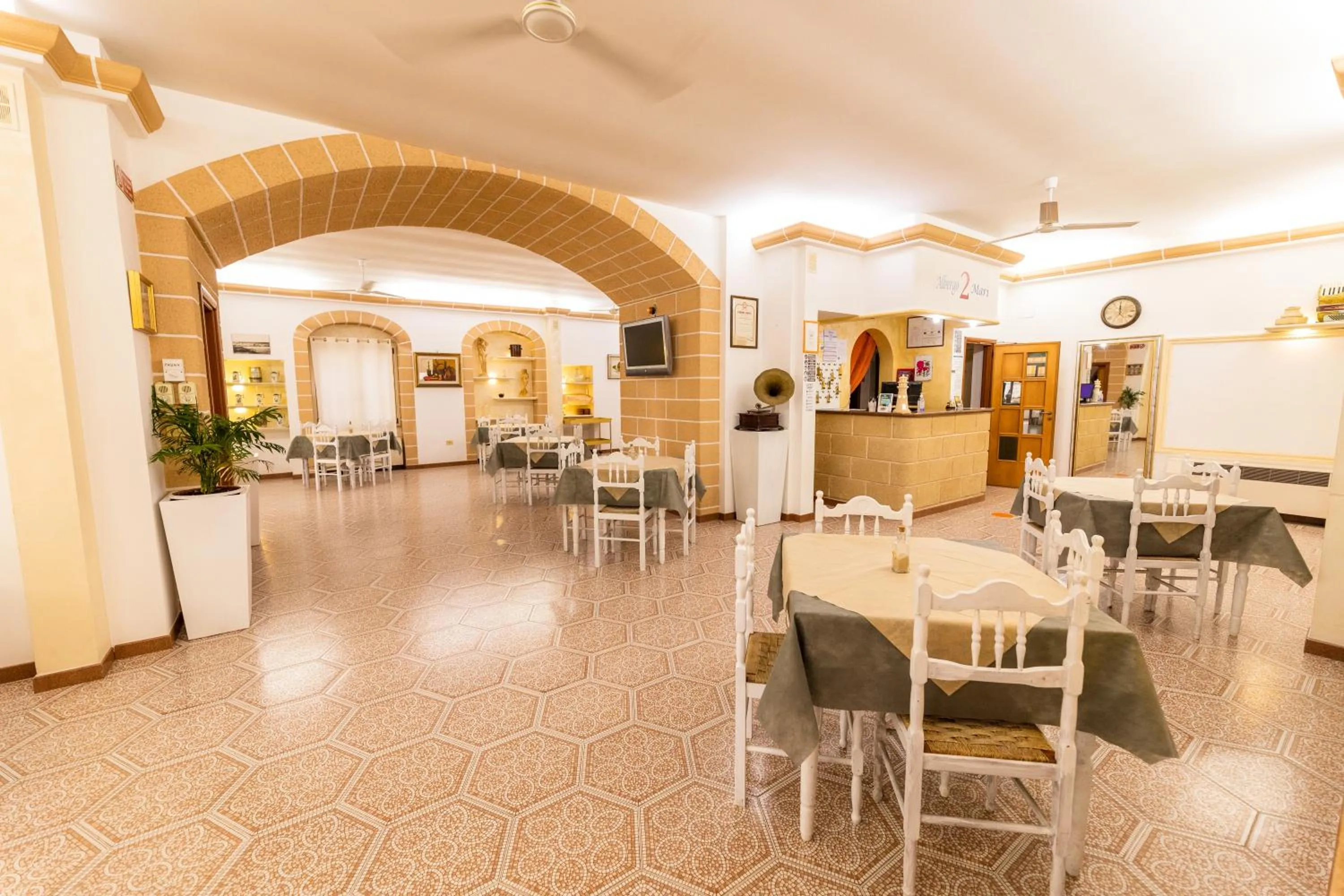 Restaurant/places to eat in Albergo 2 Mari