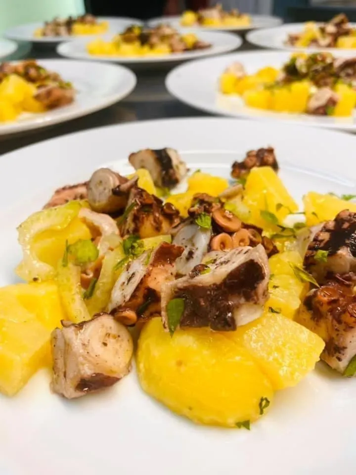 Restaurant/places to eat in Albergo 2 Mari