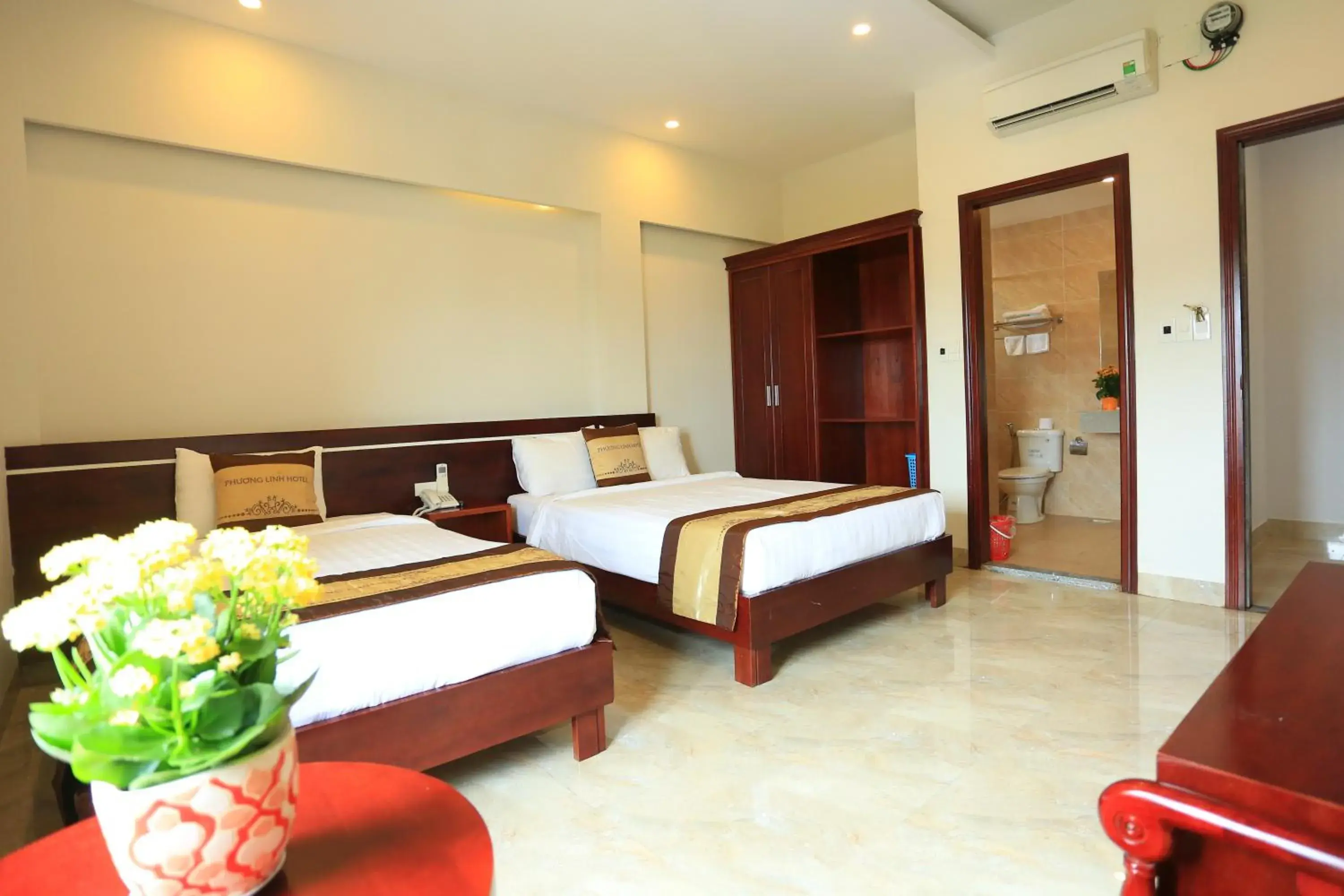 Deluxe Room (2 Adults + 1 Child) in Phuong Linh Hotel Deluxe Room (2 Adults + 1 Child) in Phuong Linh Hotel